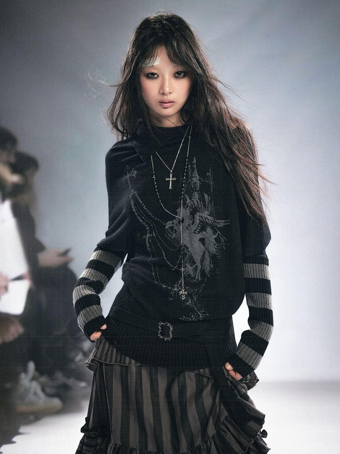 Cest Nous Wool Blend Punk Batwing Sleeve Regular Fit Women Striped Character T-Shirt