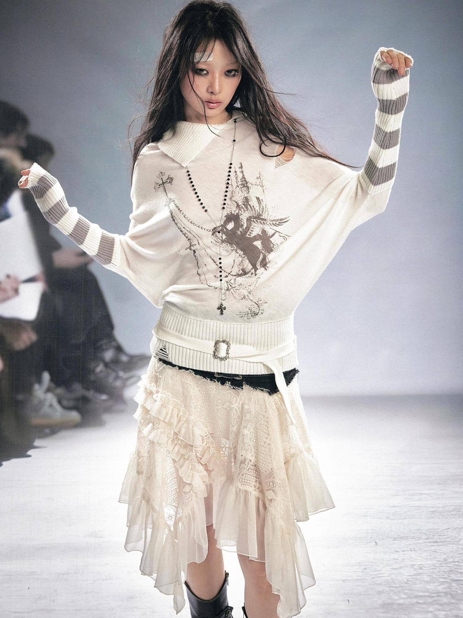 Cest Nous Wool Blend Punk Batwing Sleeve Regular Fit Women Striped Character T-Shirt