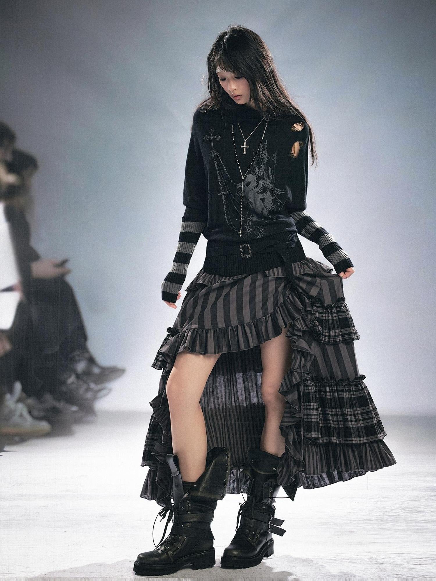 Cest Nous Wool Blend Punk Batwing Sleeve Regular Fit Women Striped Character T-Shirt