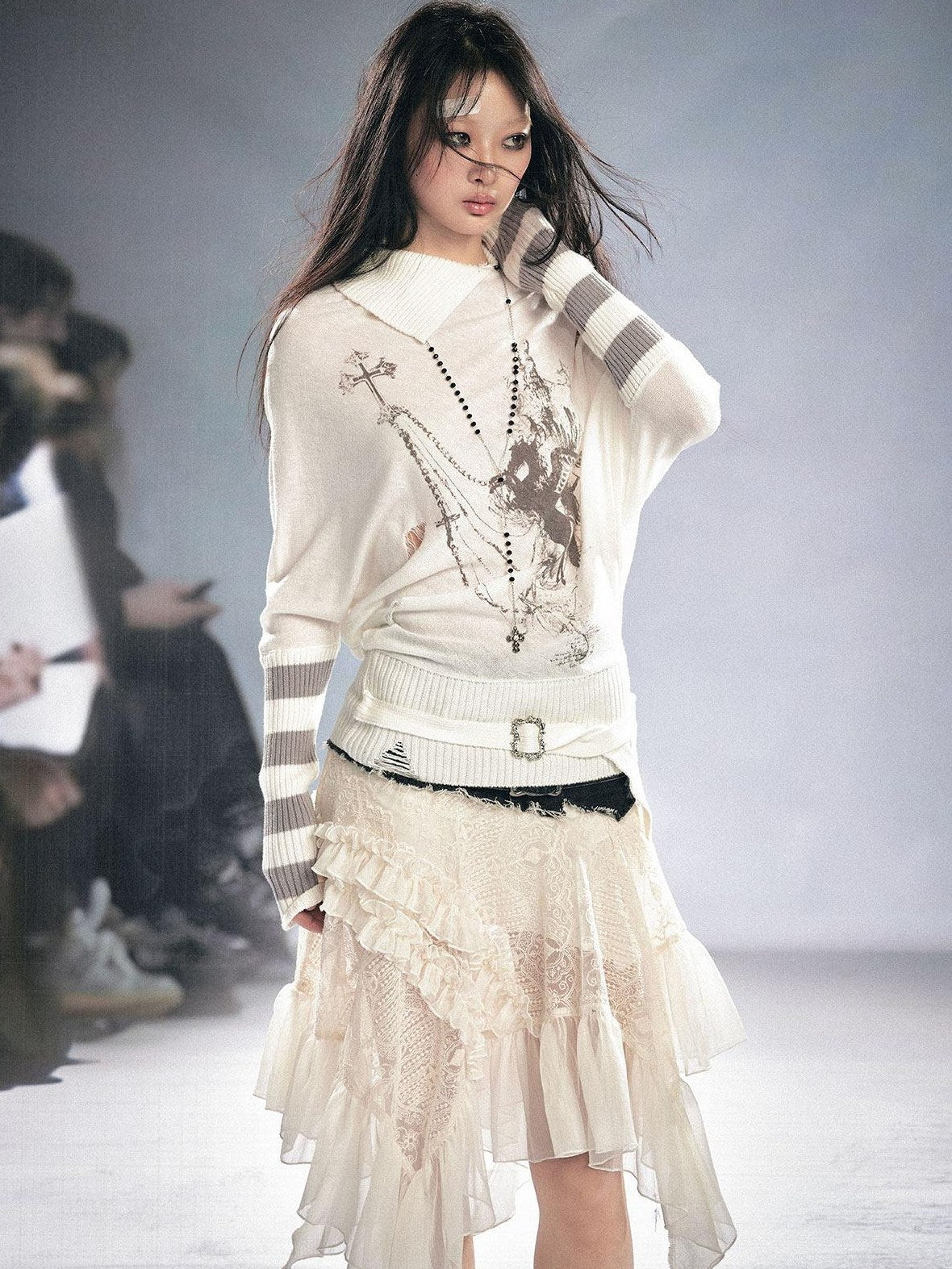 Cest Nous Wool Blend Punk Batwing Sleeve Regular Fit Women Striped Character T-Shirt