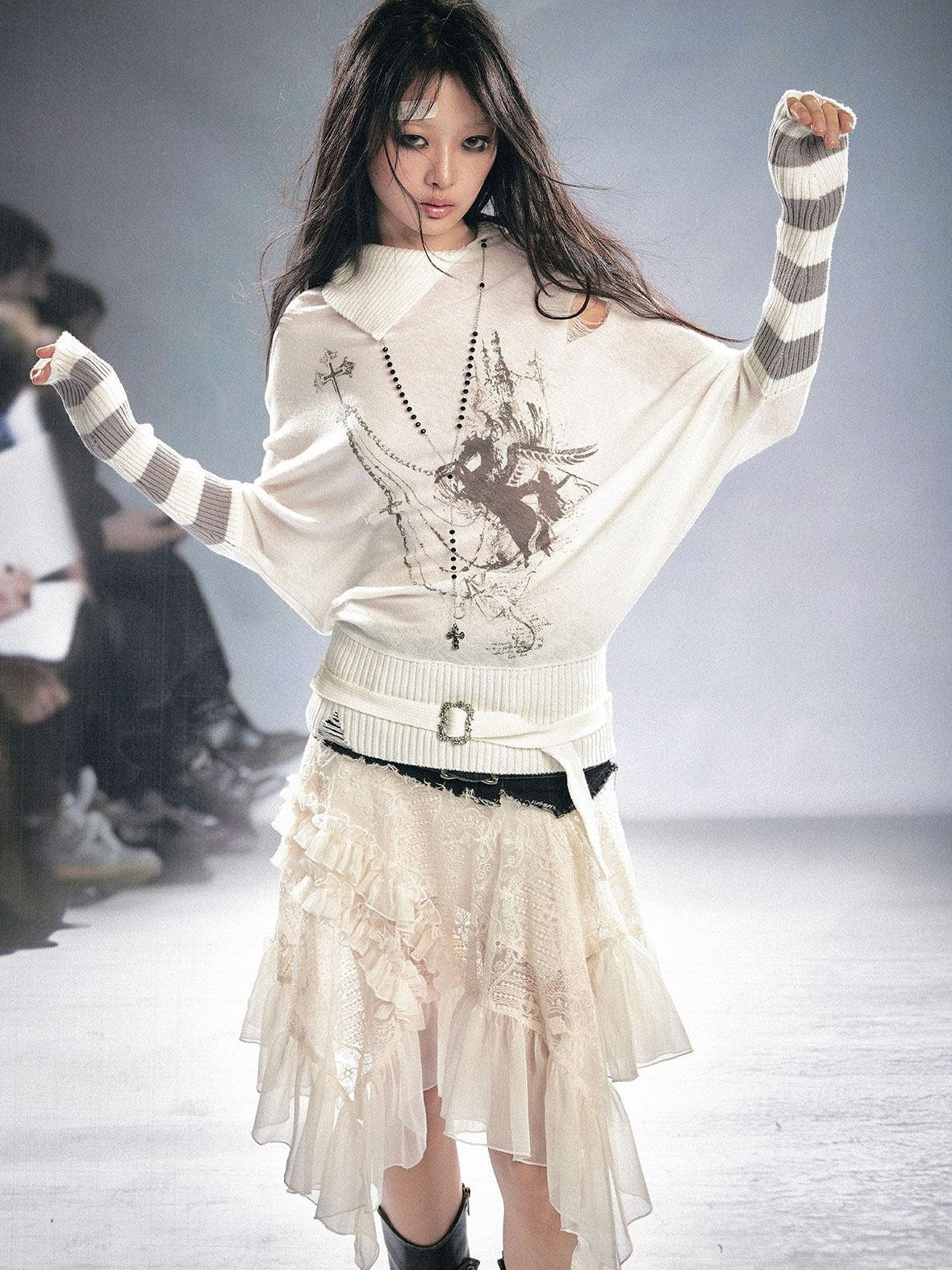 Cest Nous Wool Blend Punk Batwing Sleeve Regular Fit Women Striped Character T-Shirt