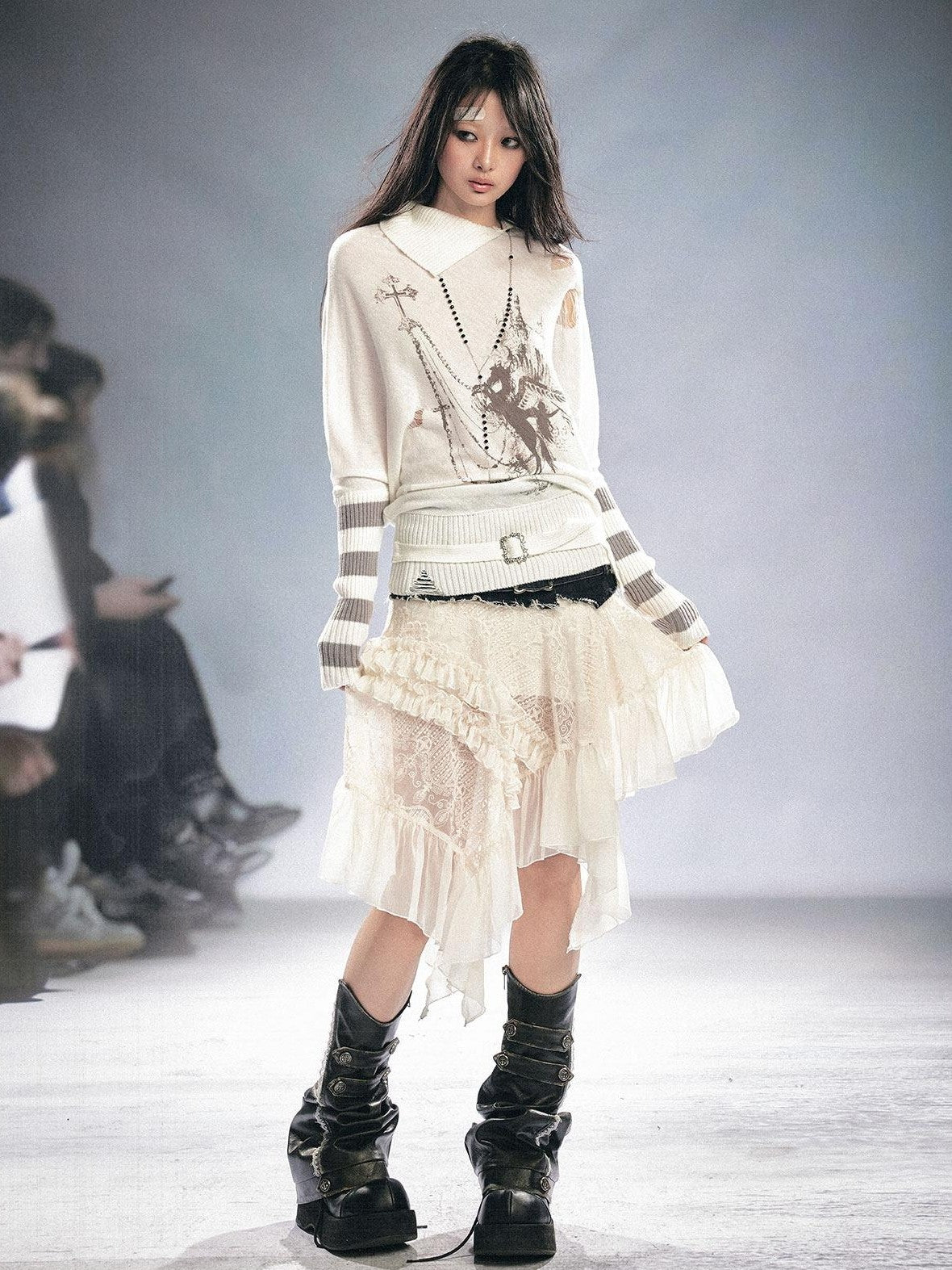 Cest Nous Wool Blend Punk Batwing Sleeve Regular Fit Women Striped Character T-Shirt