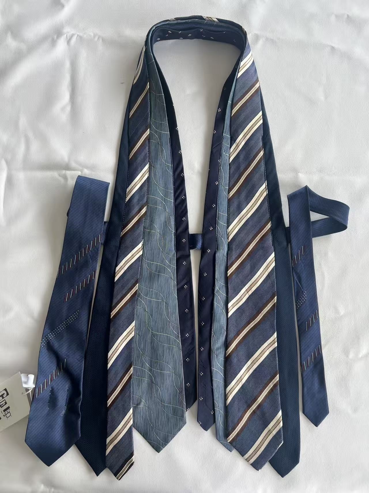 Chipchipshop_Original_Vintage_Tie_Detail_V-neck_Unique_Print_One_Of_A_Kind_Women&