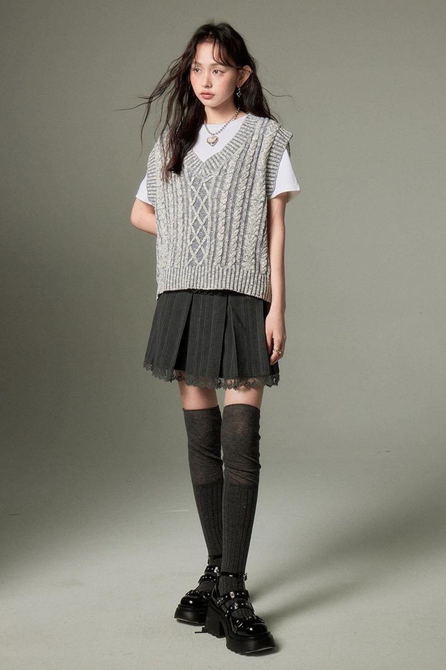 DIDDI MODA Classic Cable Knit V Neck Sweater Vest