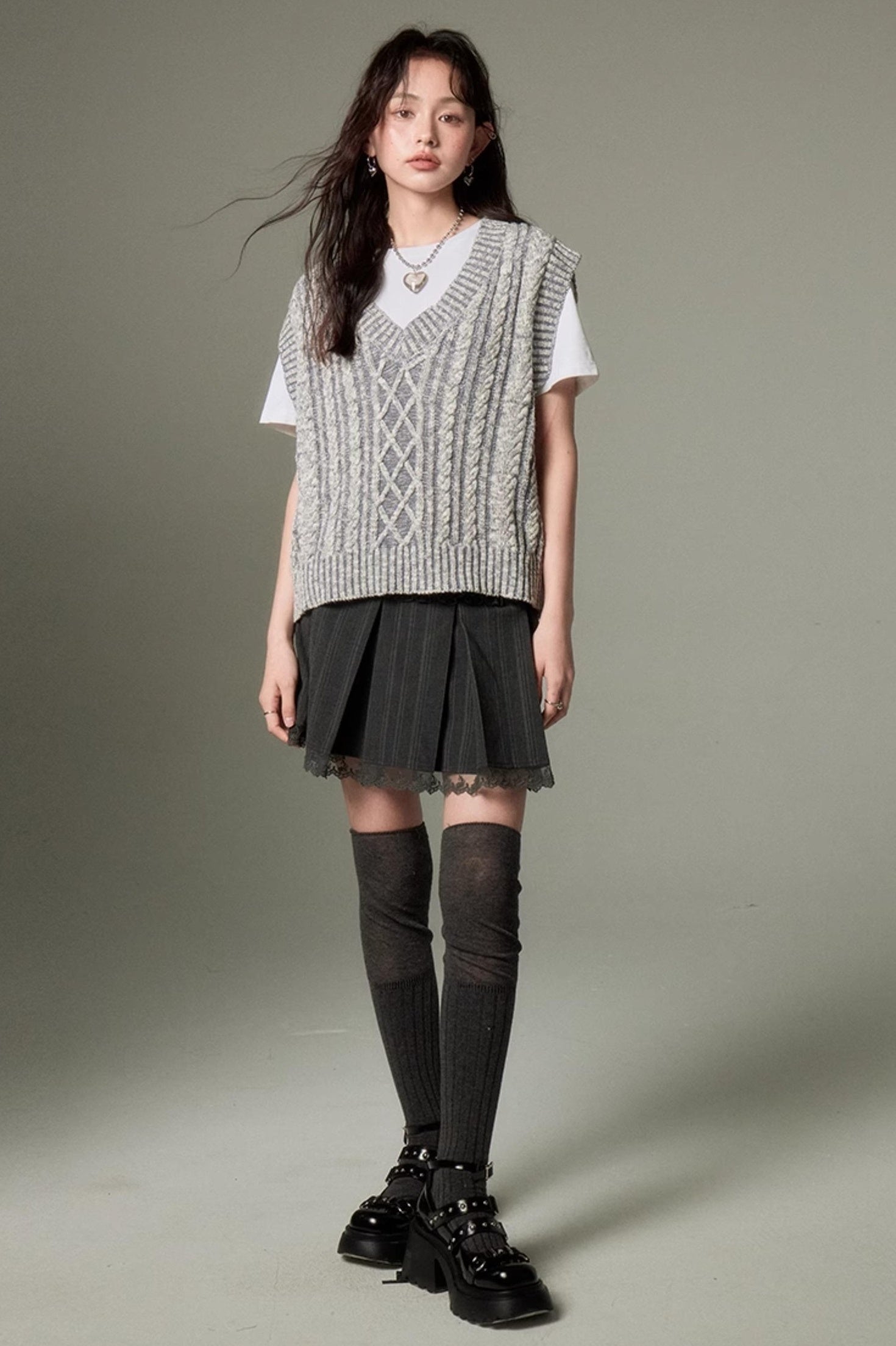 DIDDI MODA Classic Cable Knit V Neck Sweater Vest