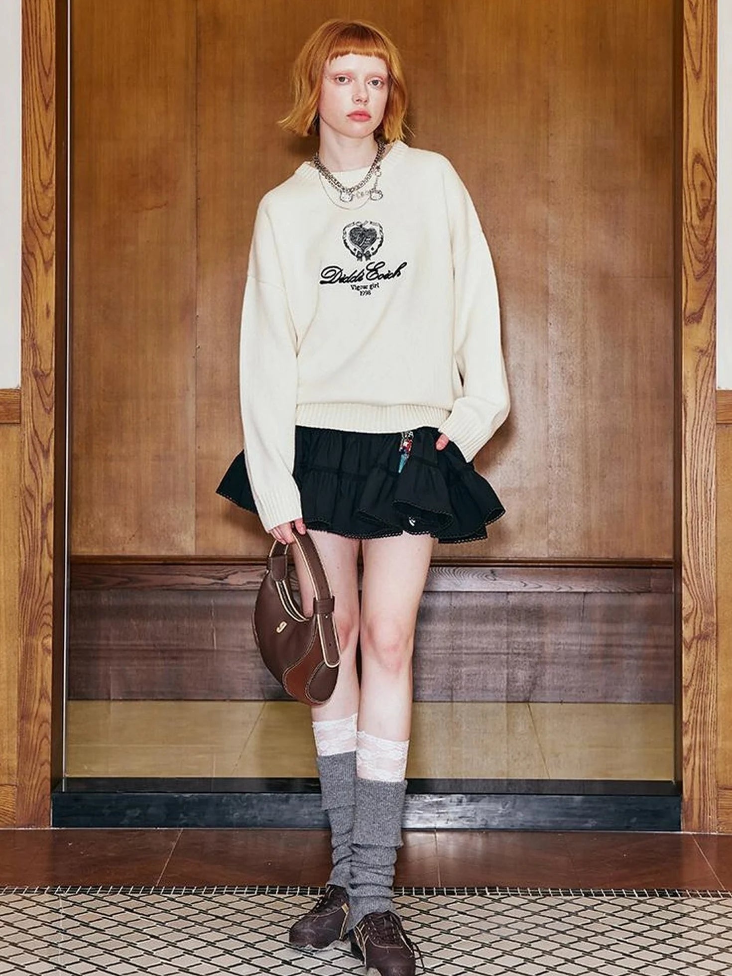 Classic Collar Knit Sweater With Bow Emblem Embroidery