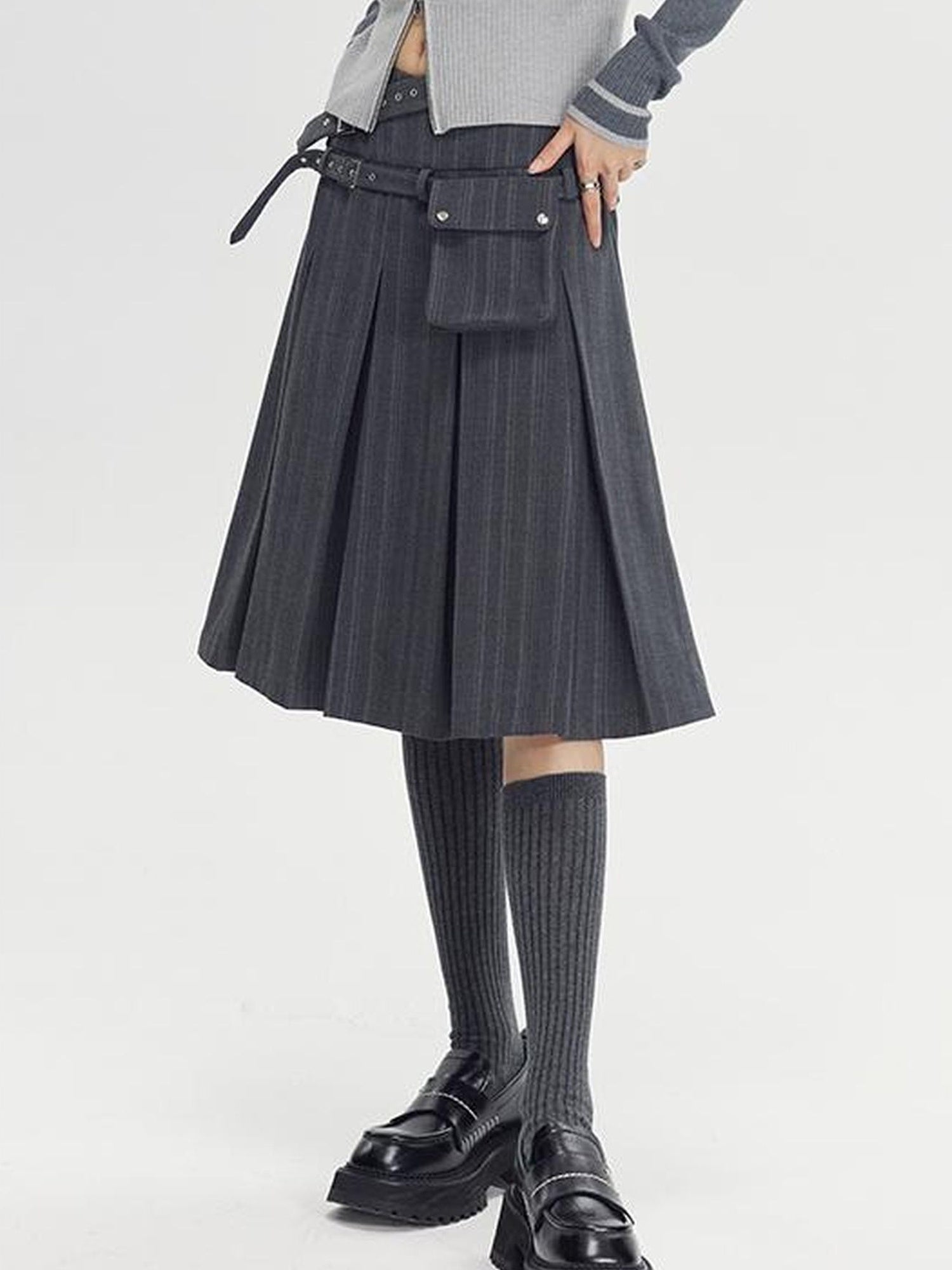 DIDDI MODA Classic Varsity Pleated Skirt With Dual Belts