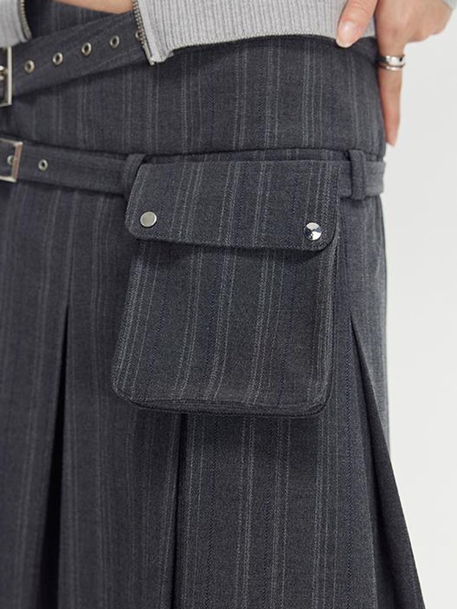 DIDDI MODA Classic Varsity Pleated Skirt With Dual Belts