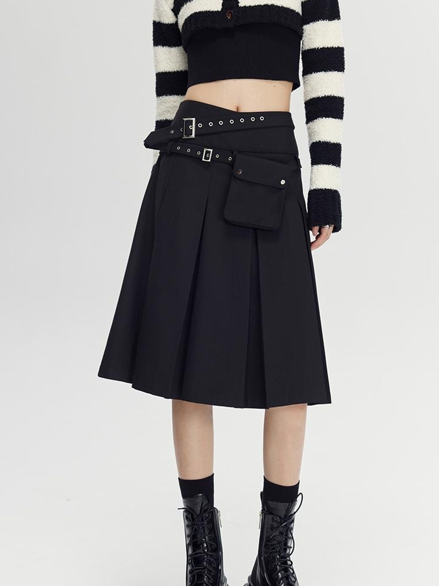 DIDDI MODA Classic Varsity Pleated Skirt With Dual Belts