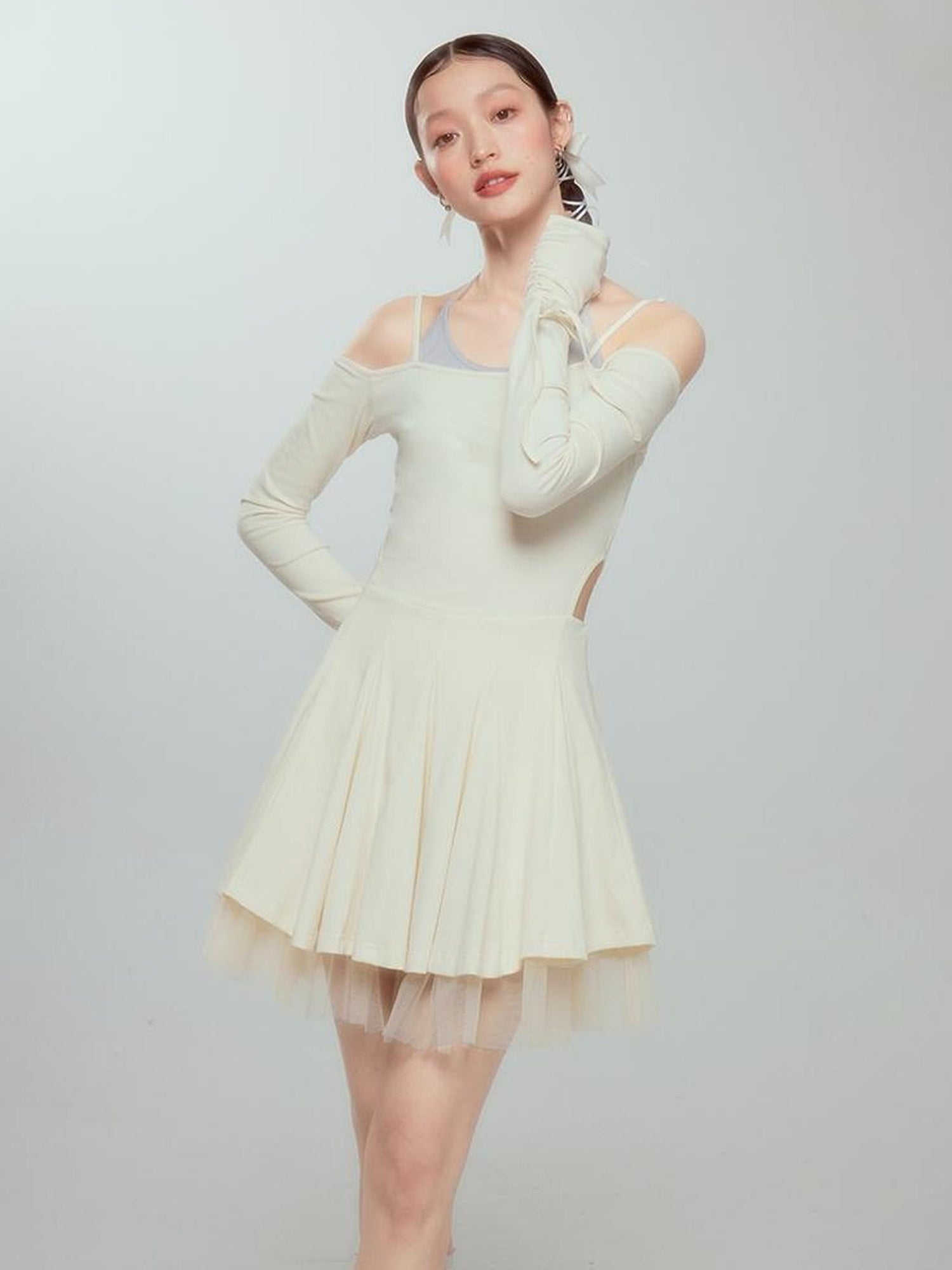 DIDDI MODA Colorblock Halter Ballet Dress With Lace Up Cutout Detail