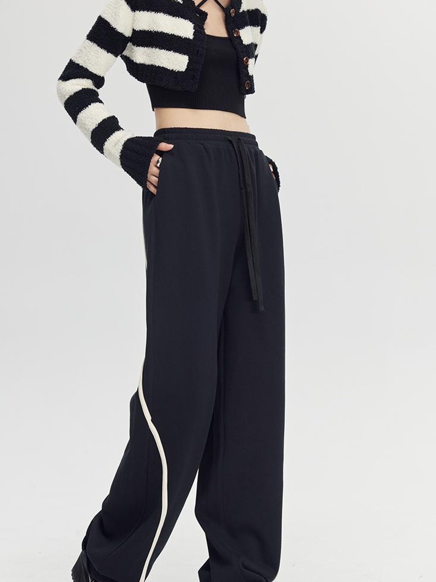 DIDDI MODA Colorblock Relaxed Jogger Pants With Adjustable Hem High Waist