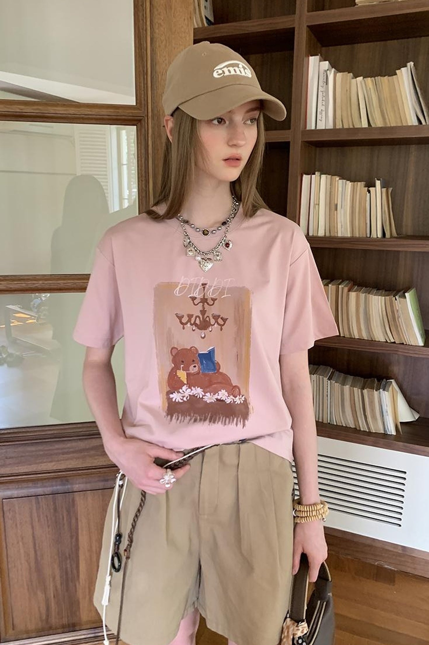 DIDDI MODA Cozy Reading Bear Cotton Tee