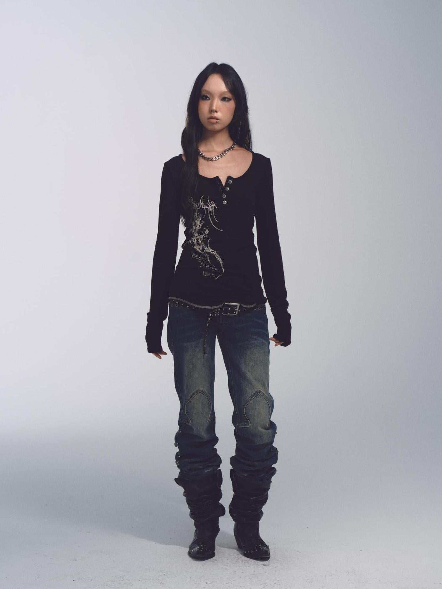 NONAME SPACE Cross Stitch Print Knit Sweater With Skull Buttons And Curved Hem