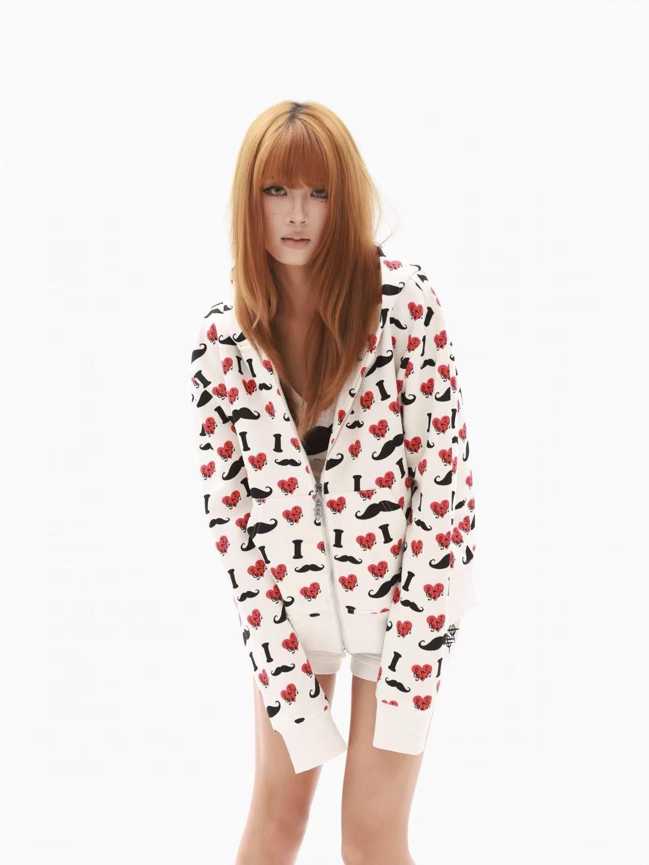 DETW onLine Beige I Love Moustache Heart Print Cropped Women&