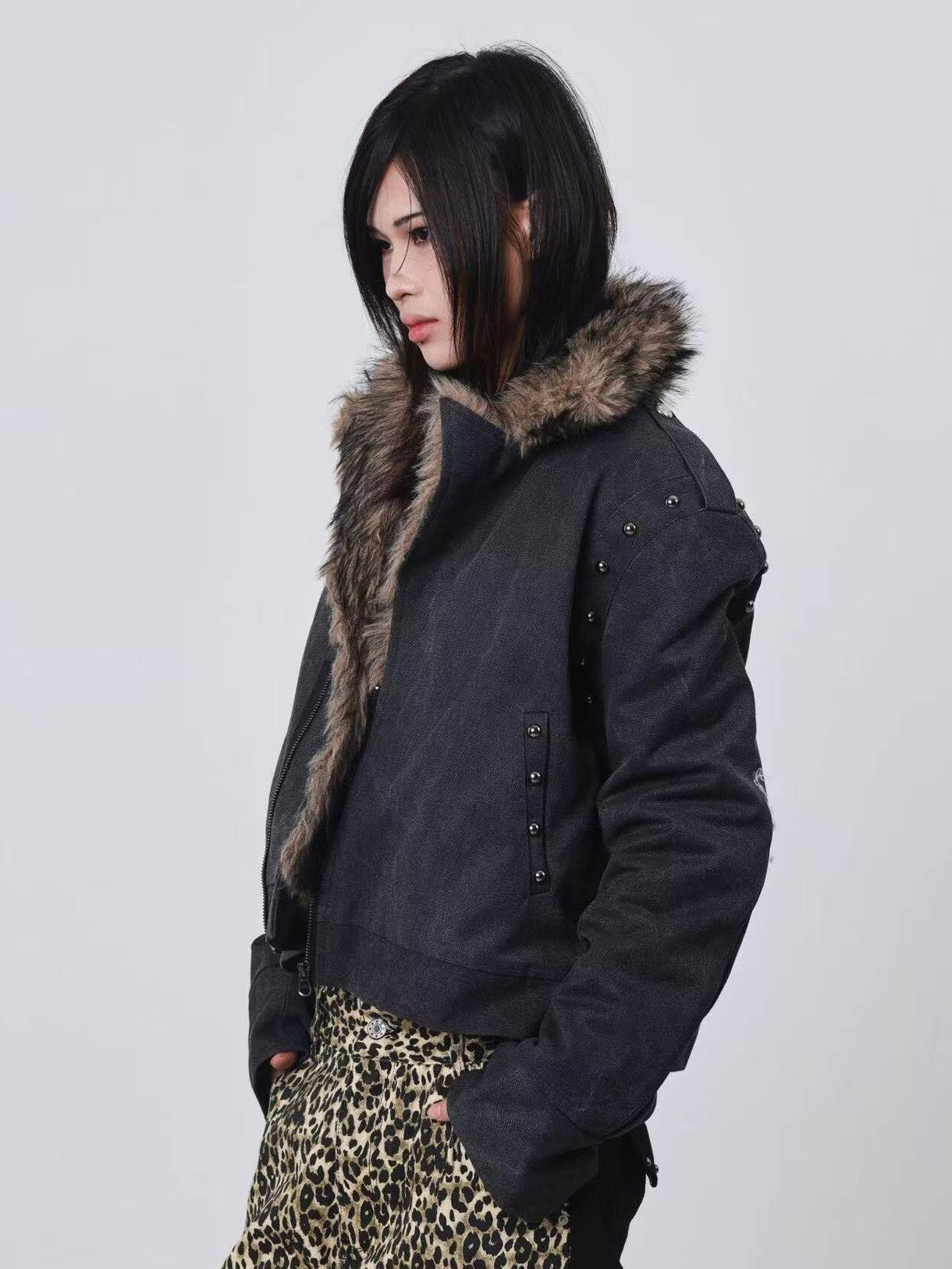 DETW onLine Cement Gray Studded Asymmetric Zip Fur Collar Cropped Women&