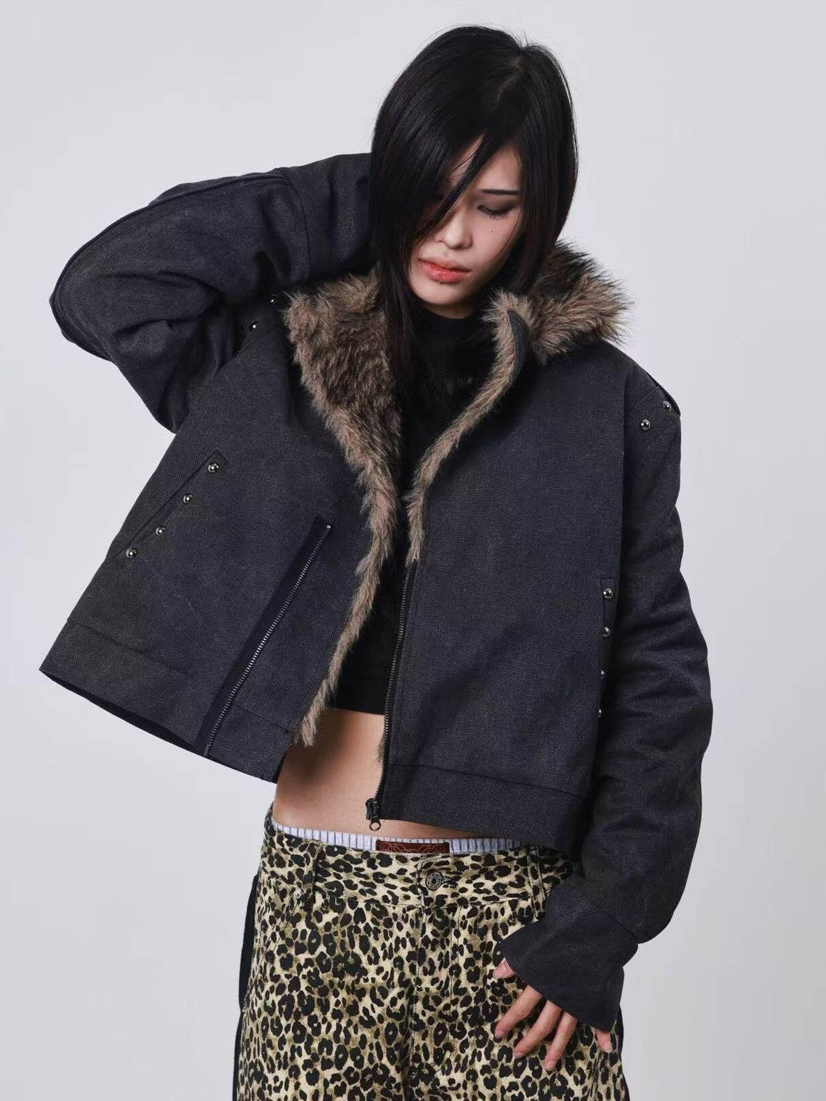 DETW onLine Cement Gray Studded Asymmetric Zip Fur Collar Cropped Women&