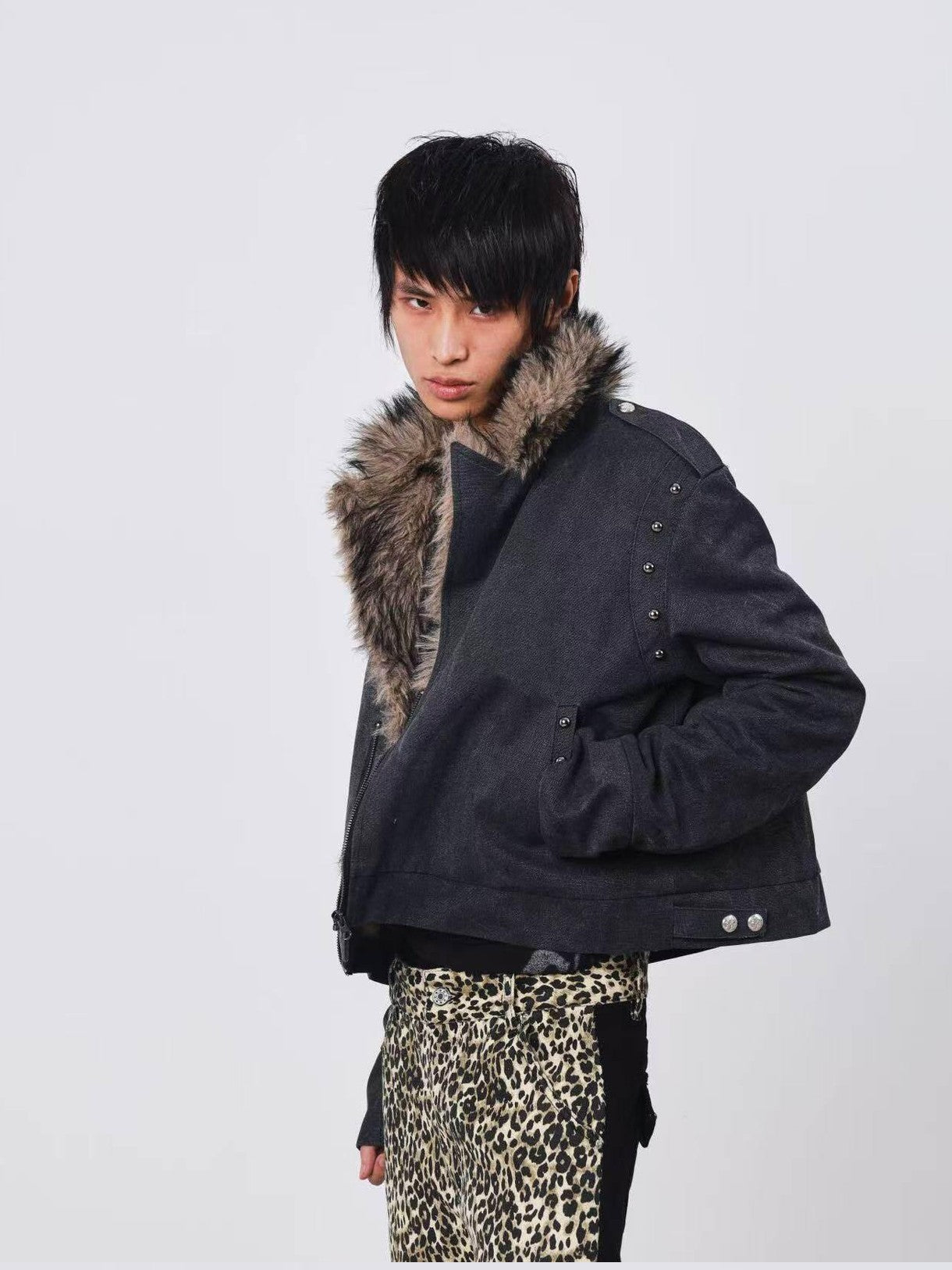 DETW onLine Cement Gray Studded Asymmetric Zip Fur Collar Cropped Women&