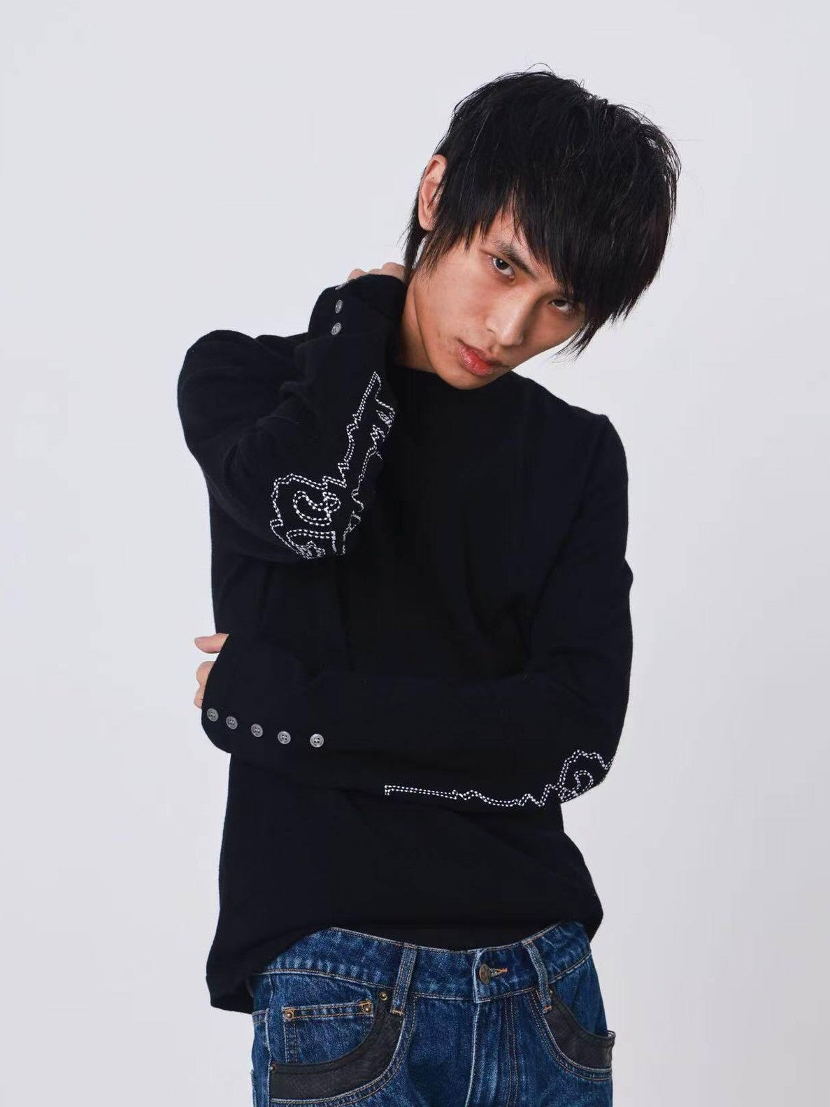 DETW onLine Dark Geometric Key Embroidery Slim Crewneck Women&