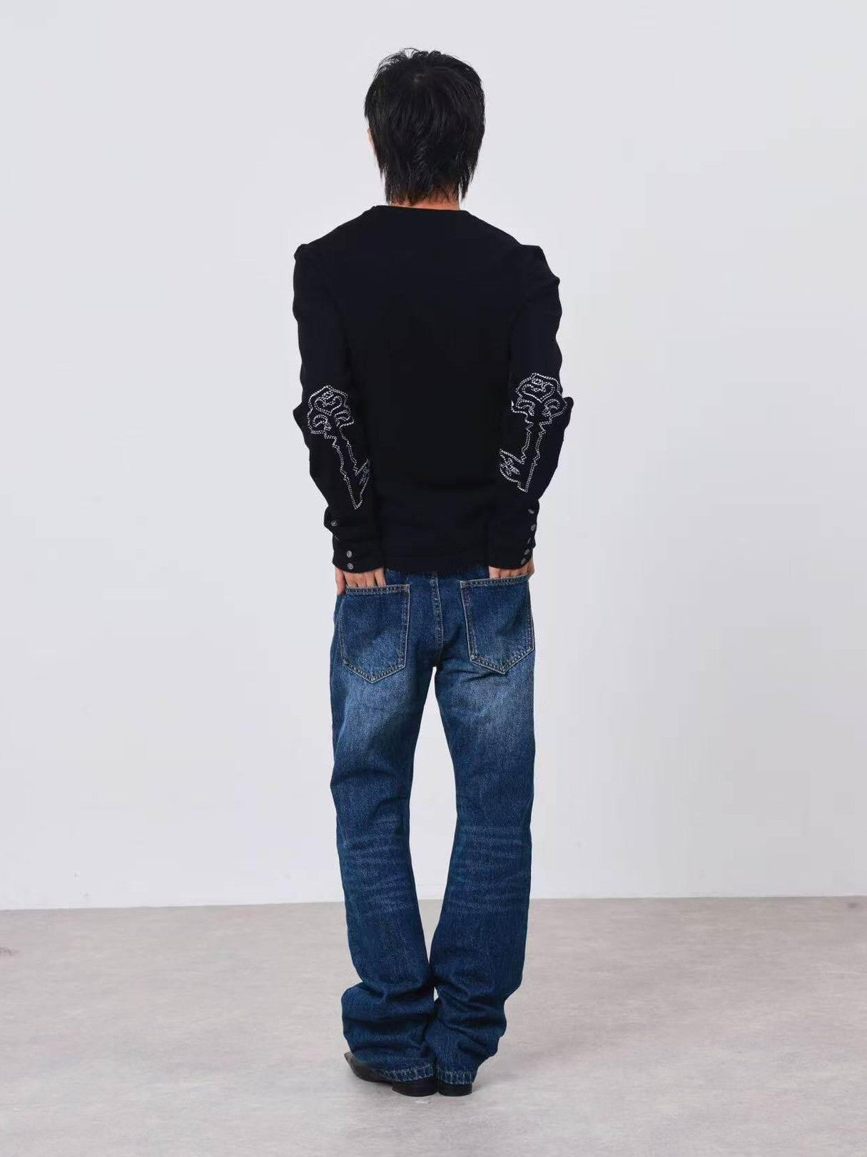 DETW onLine Dark Geometric Key Embroidery Slim Crewneck Women&