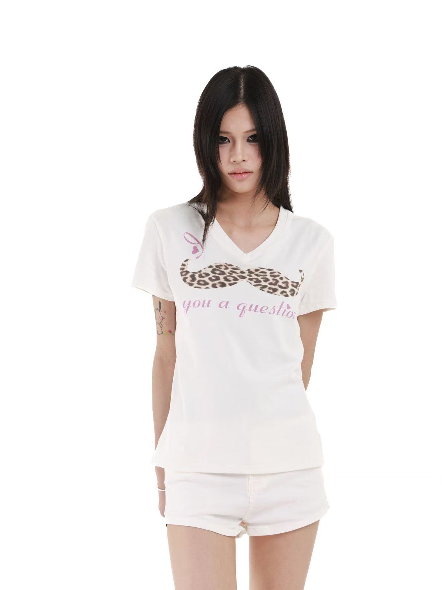 DETW onLine Leopard Slogan Digital Print V-neck Women&