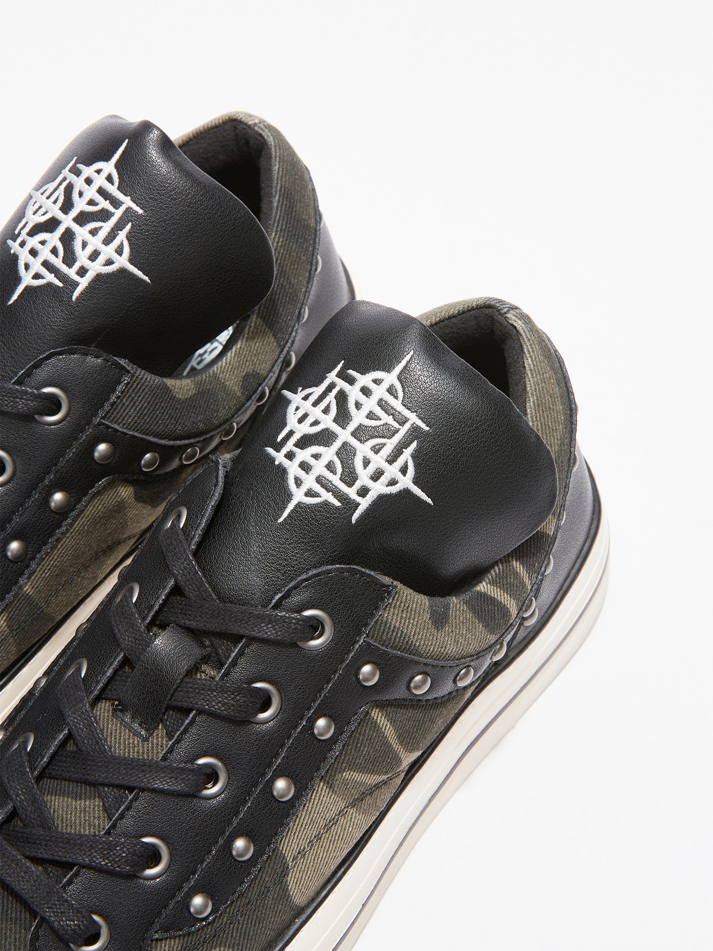 DETW online Camouflage Leather Patch Metal Rivets Hidden Platform Women&