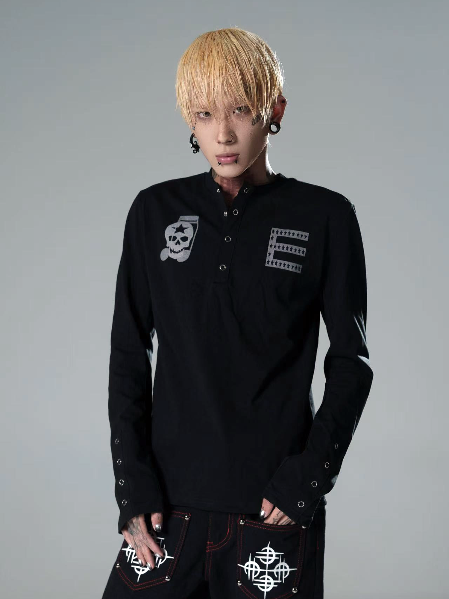 DETW online Dark Skull Henley Sleeve Fitted Tee