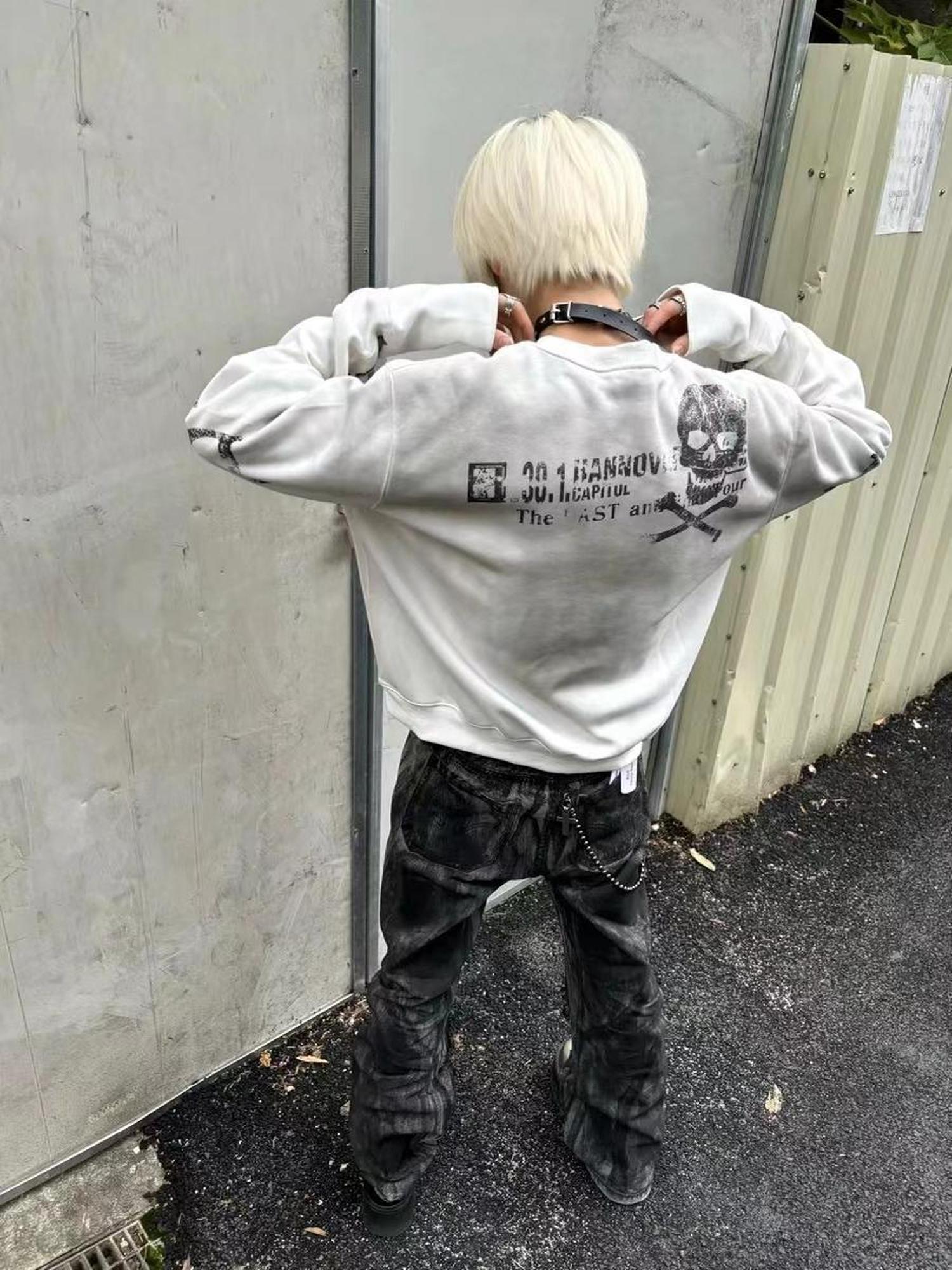 DETW online Dirty Wash Distressed Snap Placket Box Crop Sweatshirt
