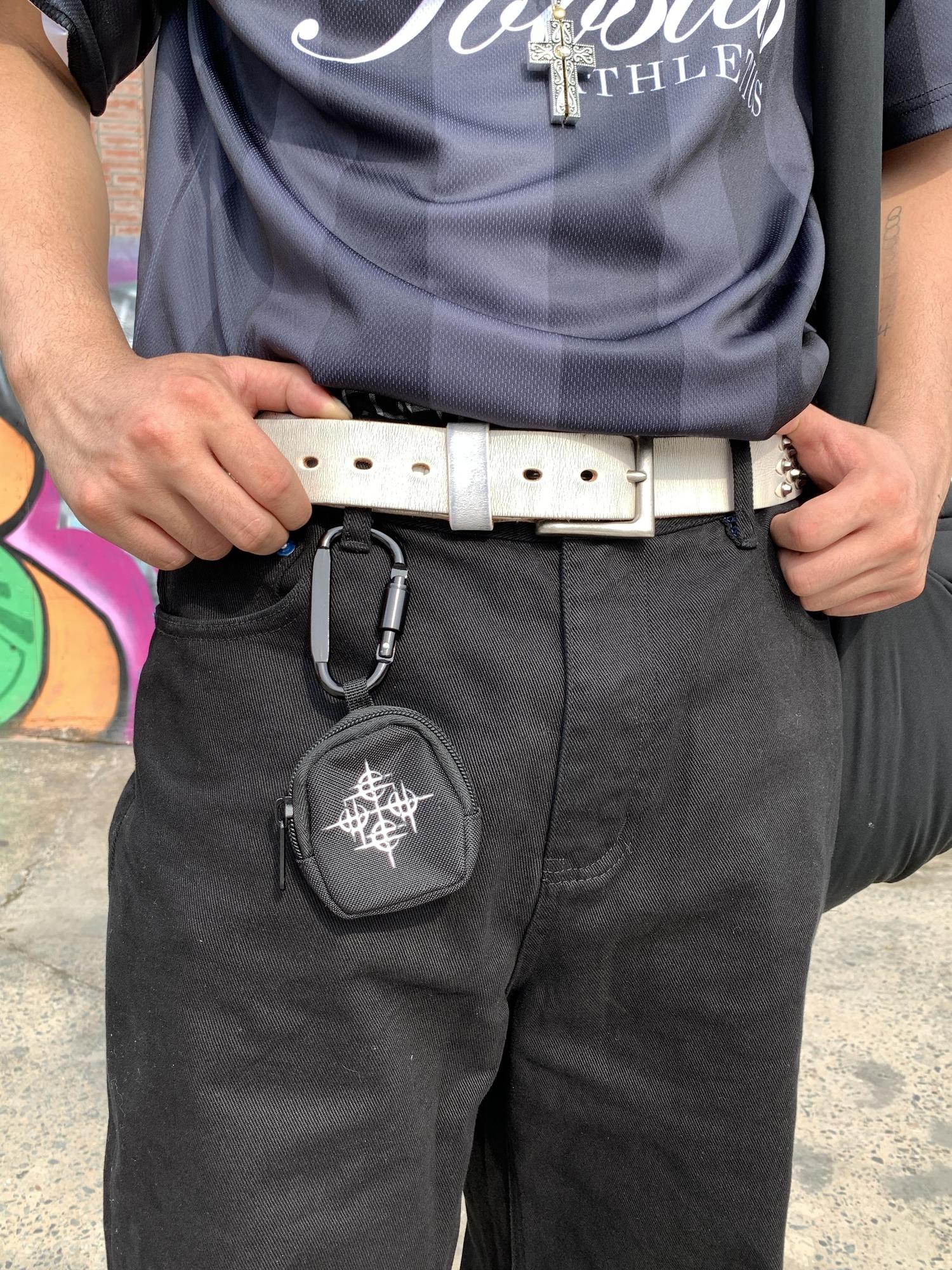 DETW online Multifunctional Metal Keychain Earphone Pouch