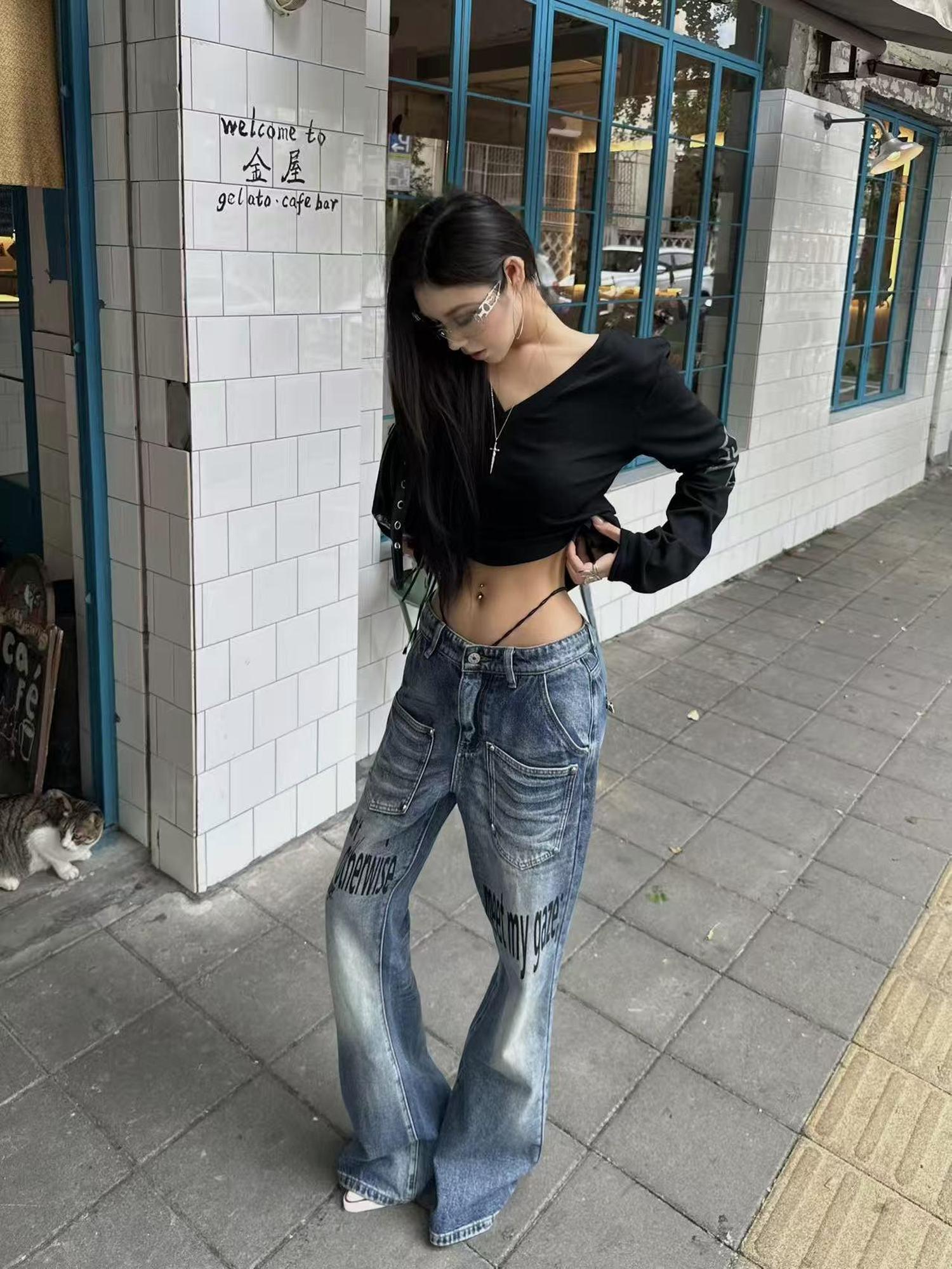 DETW online Pleated Wash Denim With Rivet Embellishments