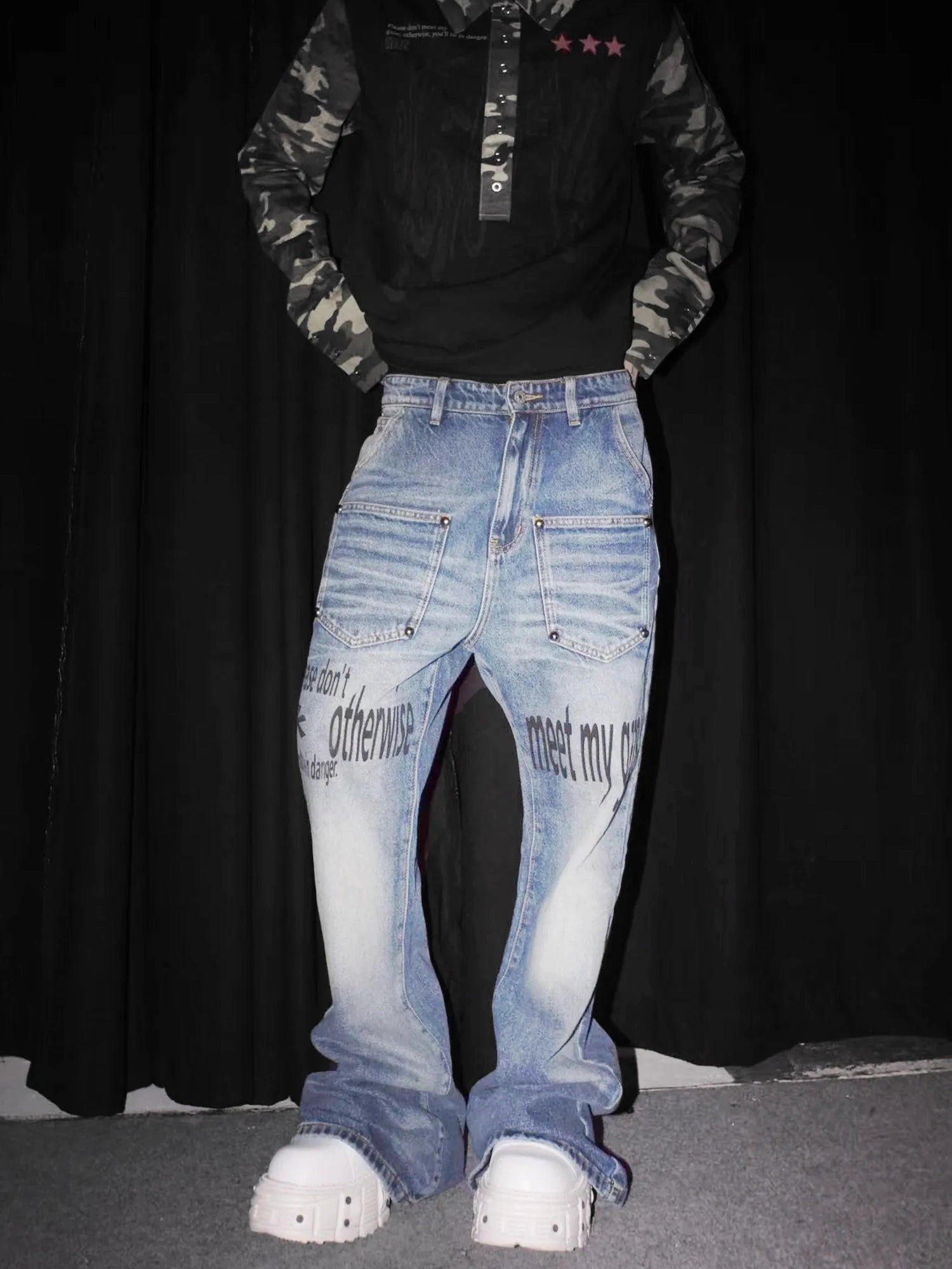 DETW online Pleated Wash Denim With Rivet Embellishments