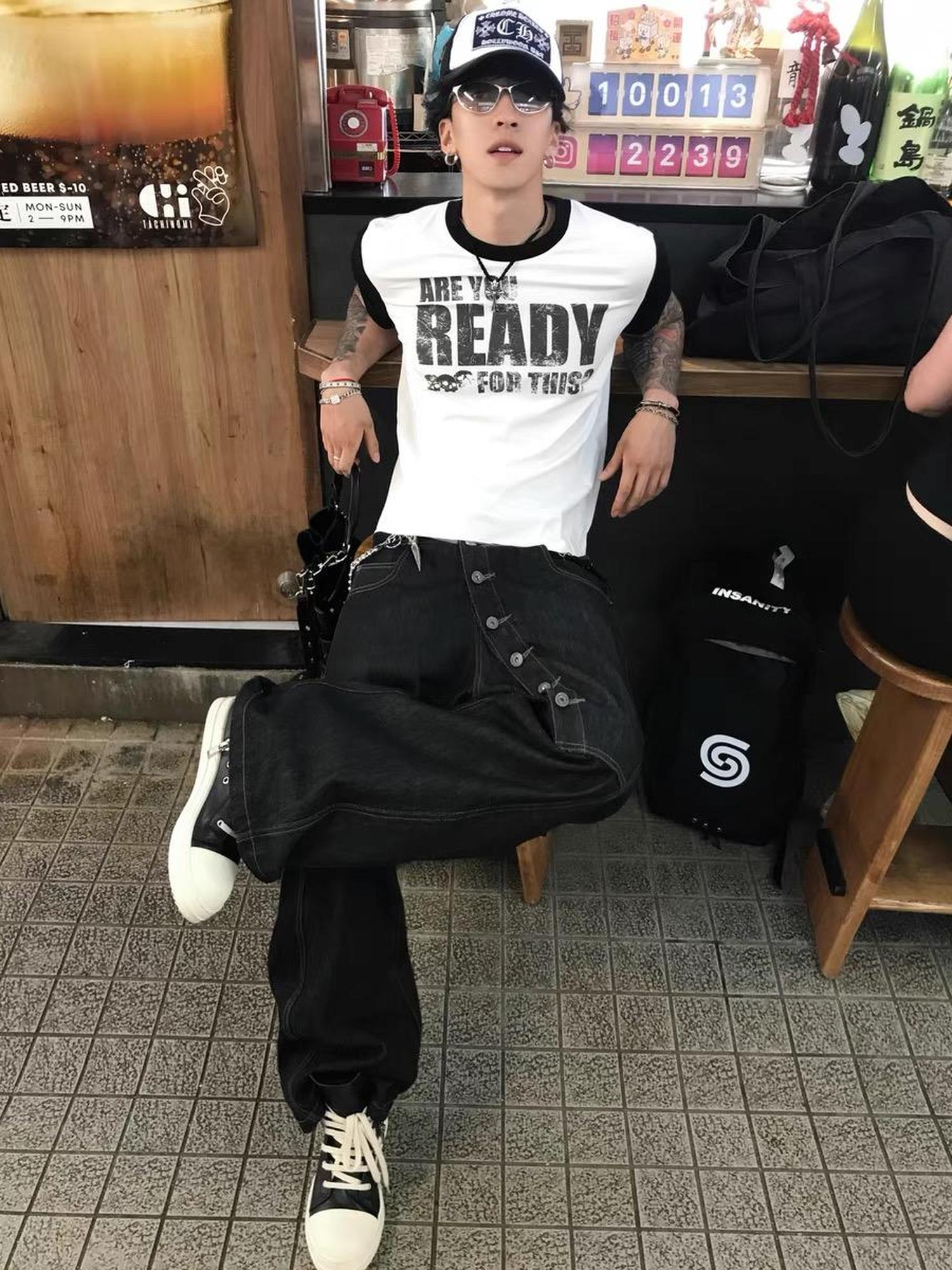 DETW online Skull Contrast Stitch Slim Tee