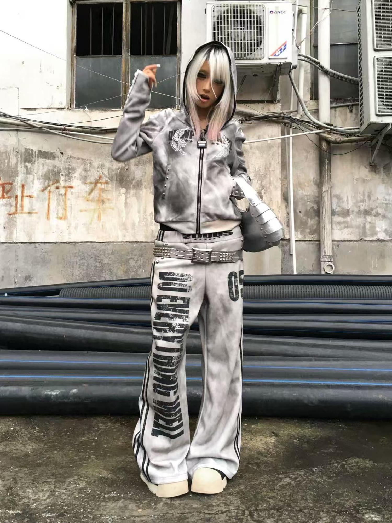 DETW online Washed White Spray Dirty Double Tiger Embroidered Hooded Zip Up