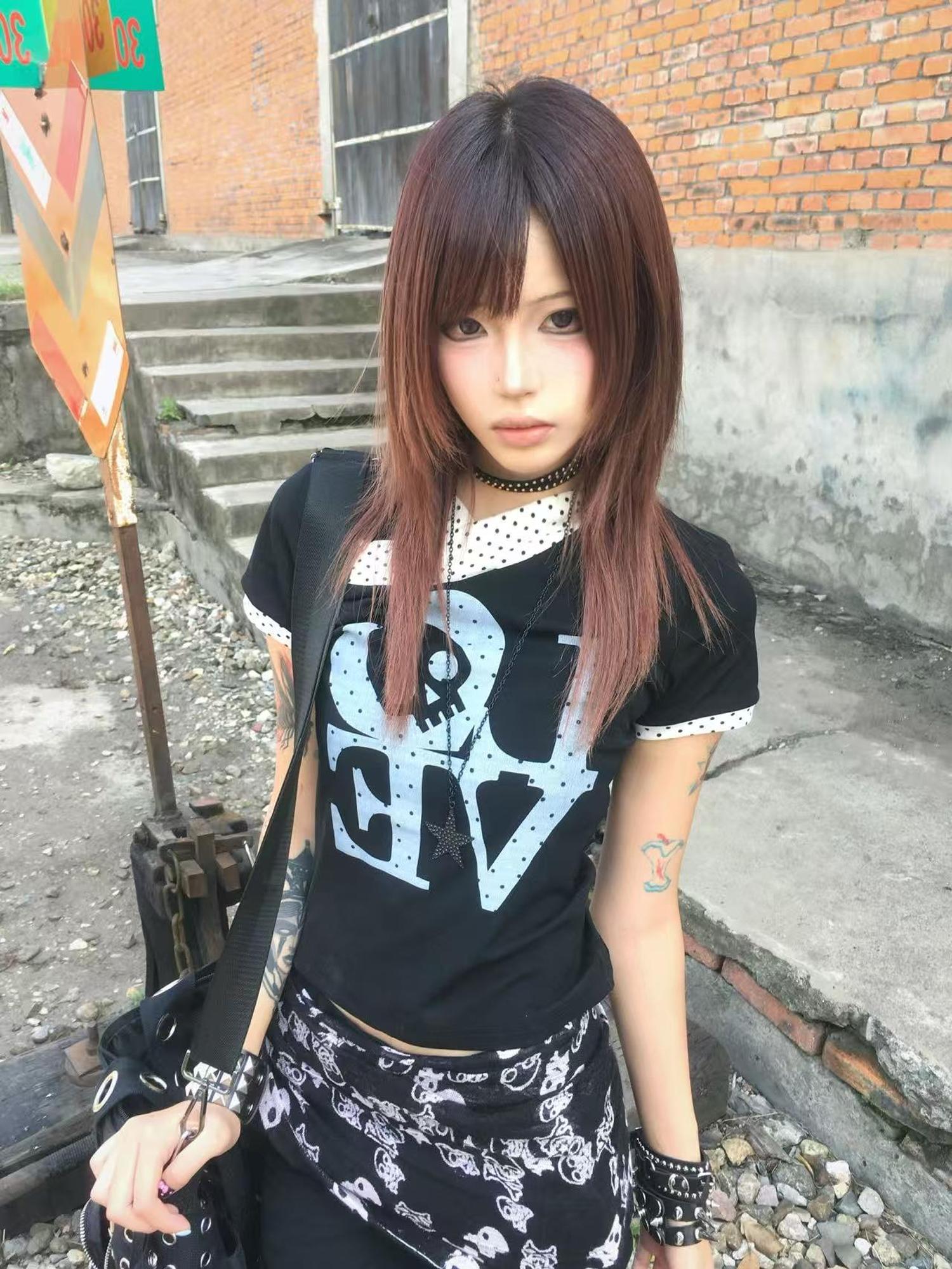 DETW online Y2 K Skull Polka Dot Cropped Tee