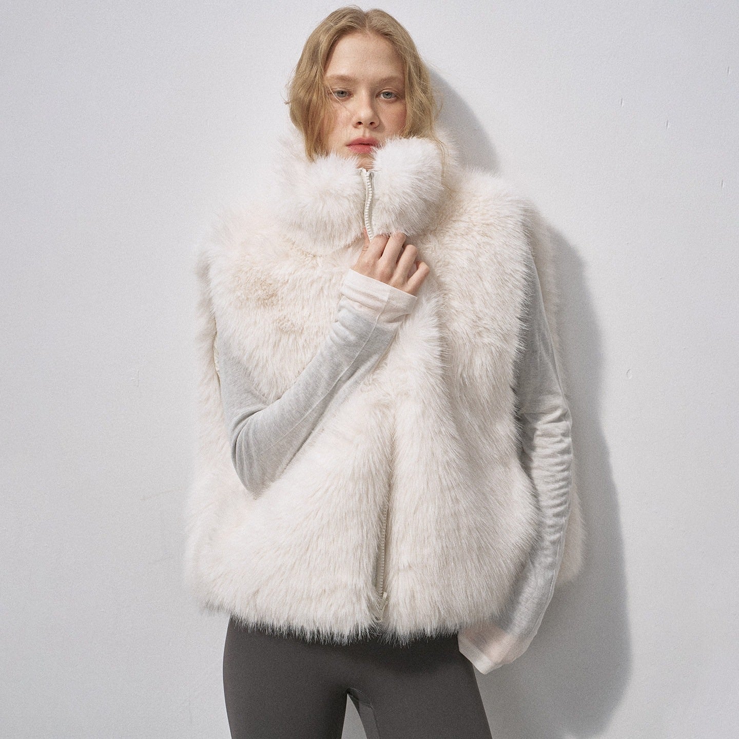DIDDI_MODA_Fluffy_Eco_Faux_Fur_Two_Way_U_Neck_Single_Breasted_Women&