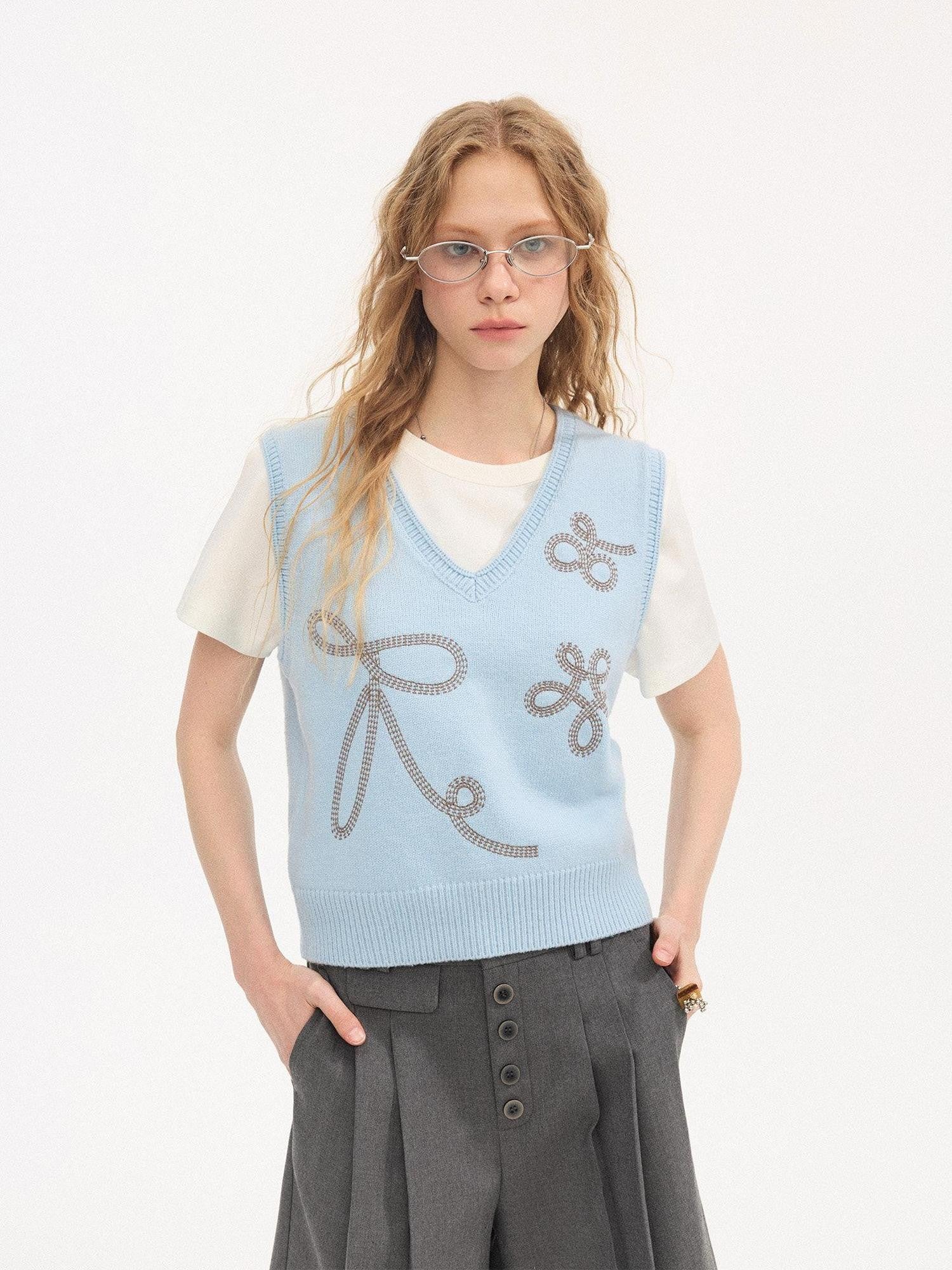 DIDDI MODA Glacier Blue Embroidered Bow V-neck Knit Vest Women&