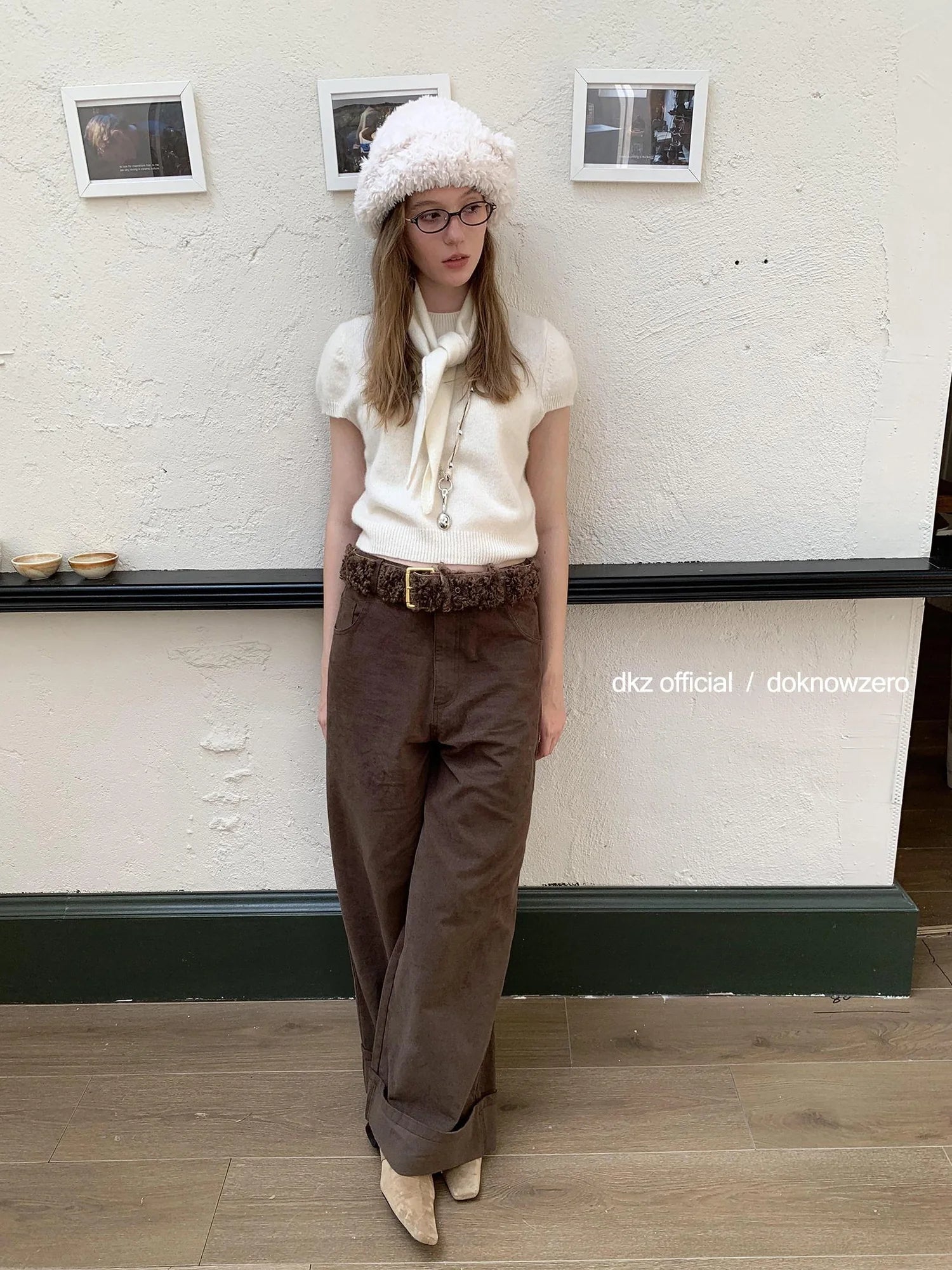 DKZ OFFICIAL 80 Wool Short Sleeve Knit Top With Scarf