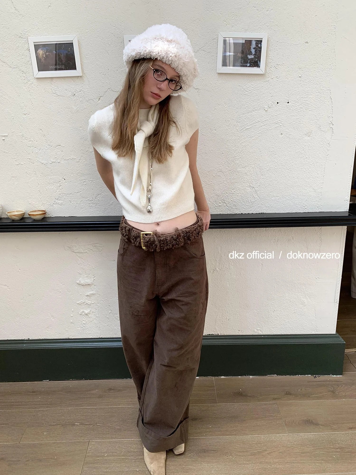 DKZ OFFICIAL 80 Wool Short Sleeve Knit Top With Scarf
