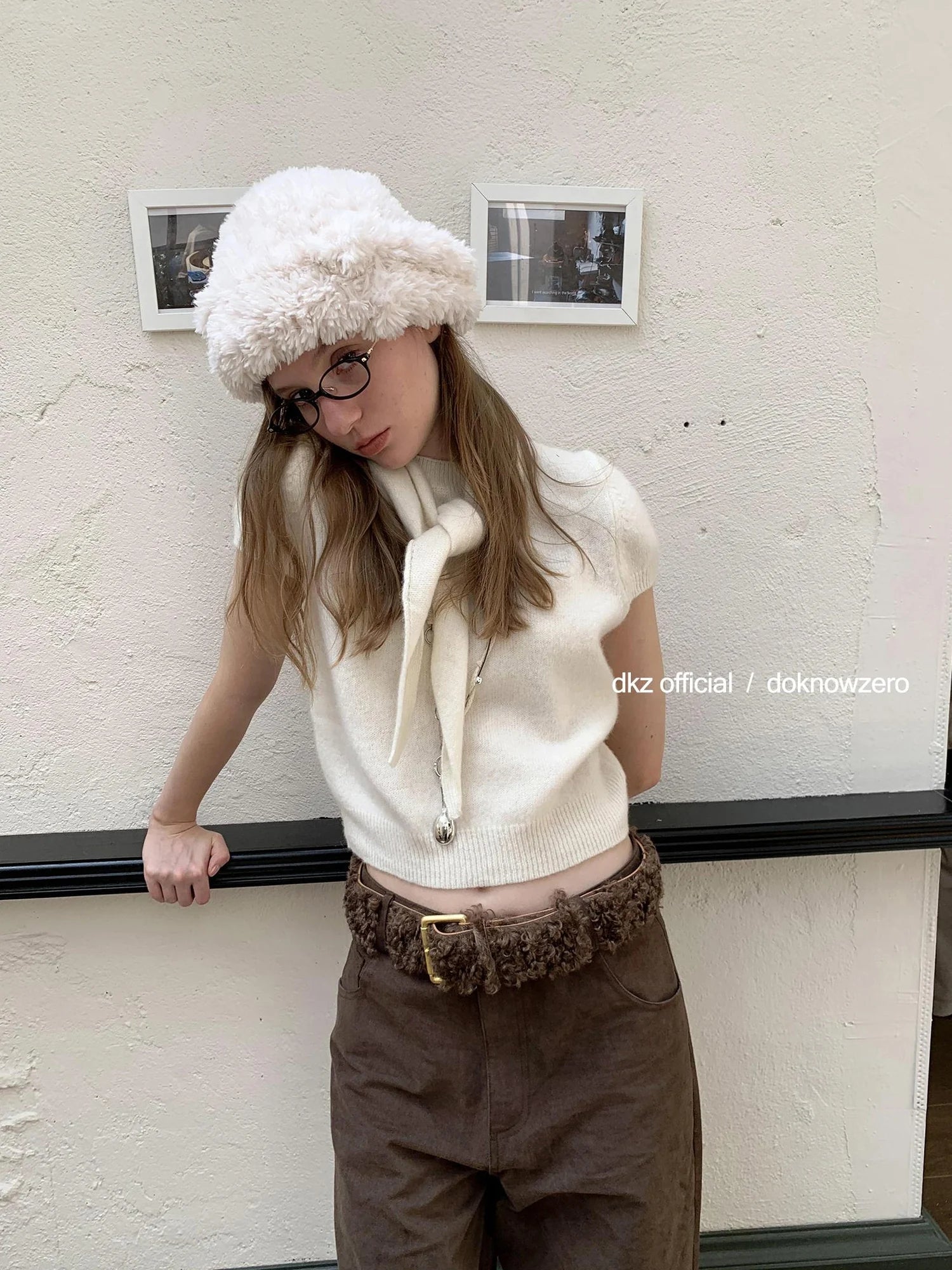 DKZ OFFICIAL 80 Wool Short Sleeve Knit Top With Scarf