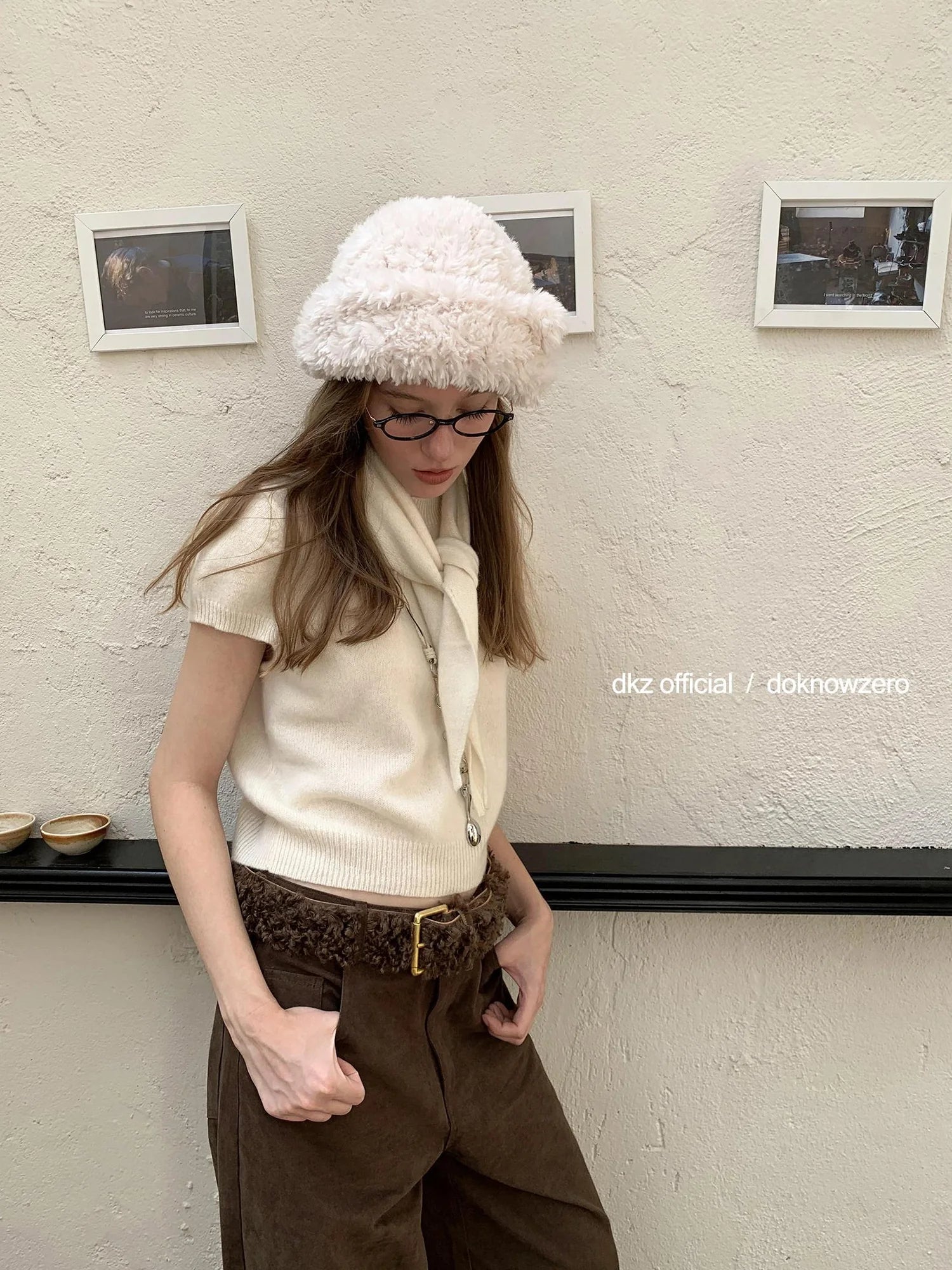 DKZ OFFICIAL 80 Wool Short Sleeve Knit Top With Scarf