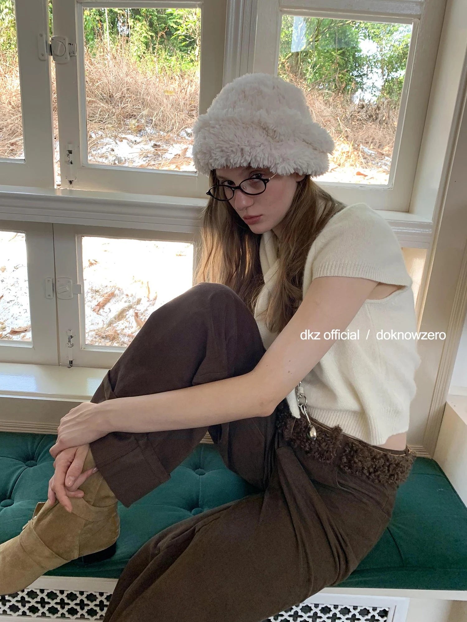 DKZ OFFICIAL 80 Wool Short Sleeve Knit Top With Scarf