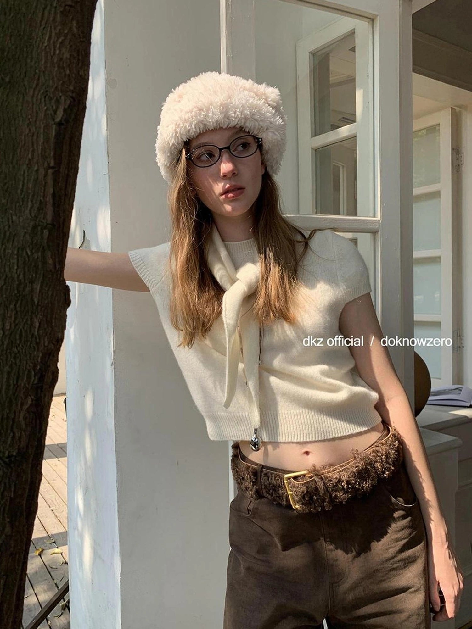 DKZ OFFICIAL 80 Wool Short Sleeve Knit Top With Scarf