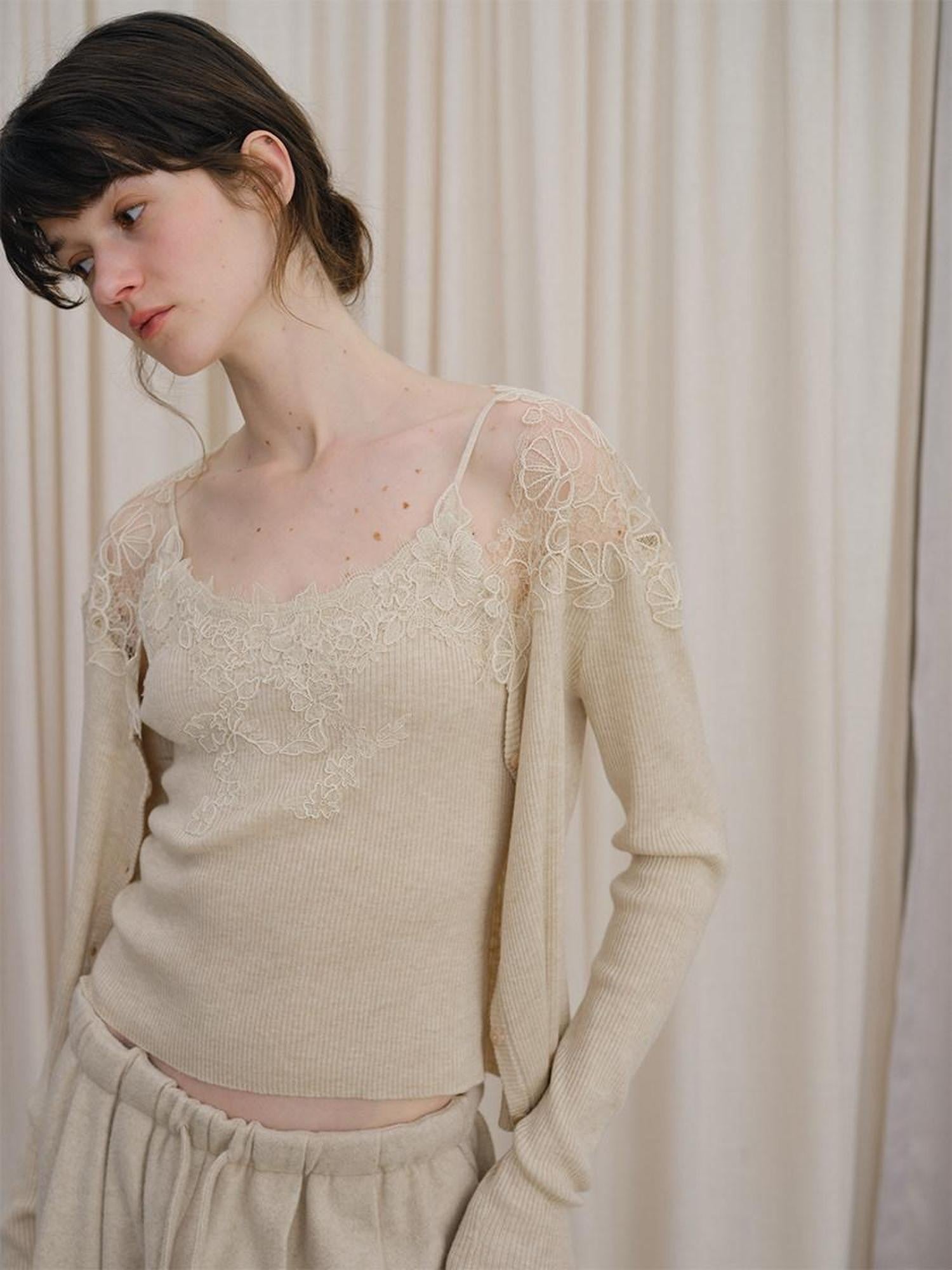 DKZ OFFICIAL Almond Lace Spliced V-neck Slim Woven Strap Women&