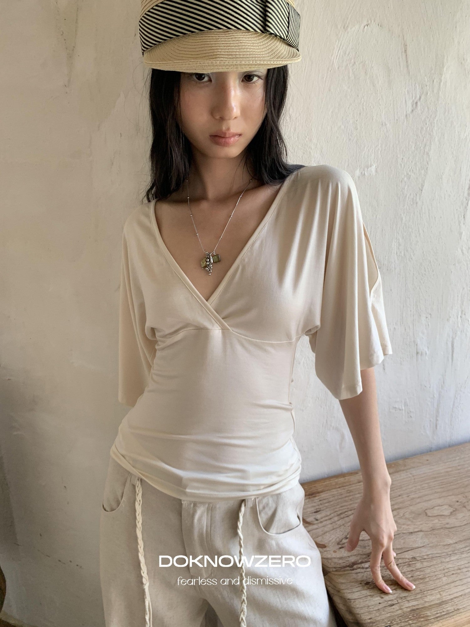 DKZ OFFICIAL Apricot V-neck Cutout Slim Waist Flutter Women&