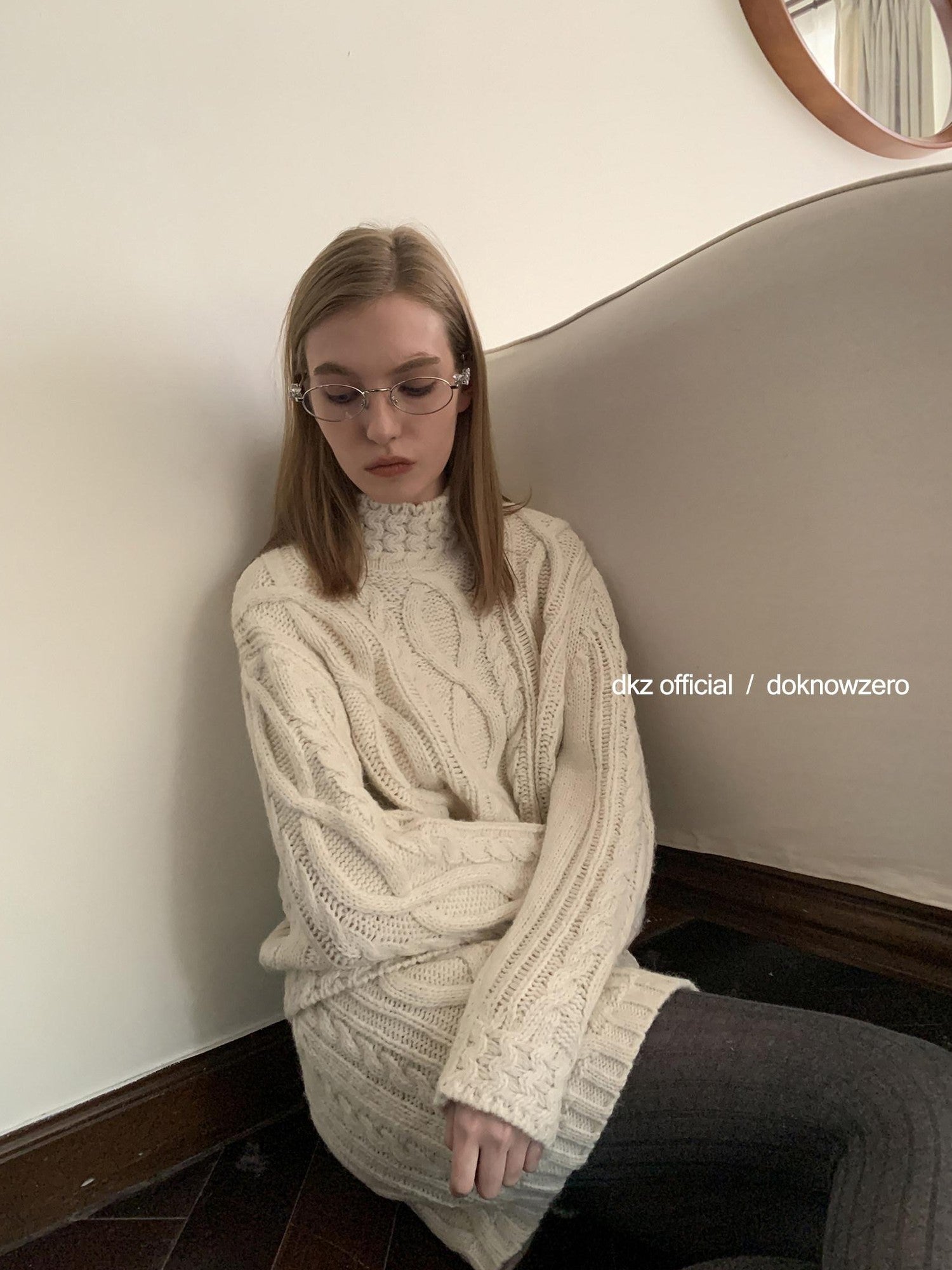 DKZ OFFICIAL Apricot Vintage Turtleneck Women&
