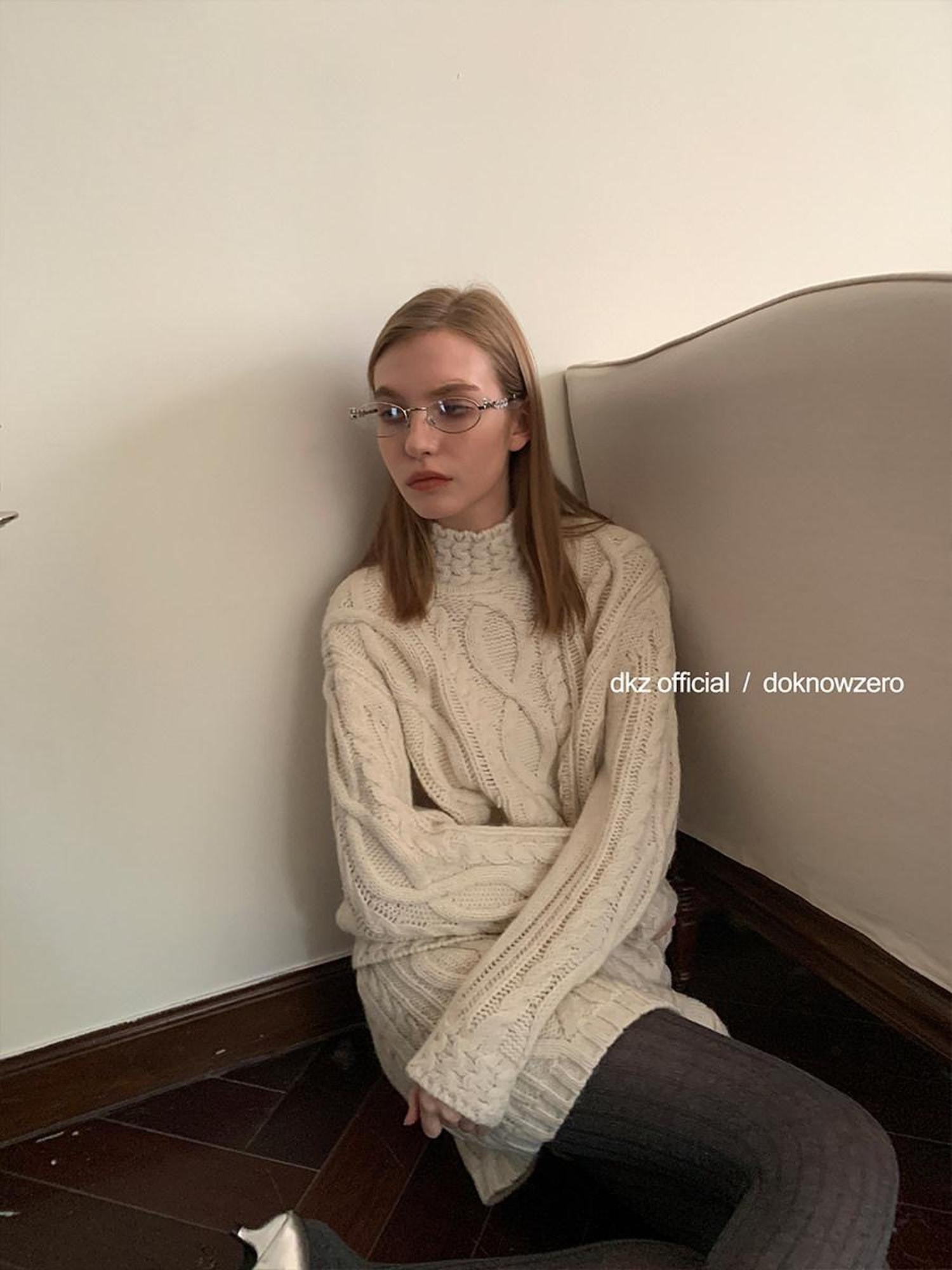 DKZ OFFICIAL Apricot Vintage Turtleneck Women&