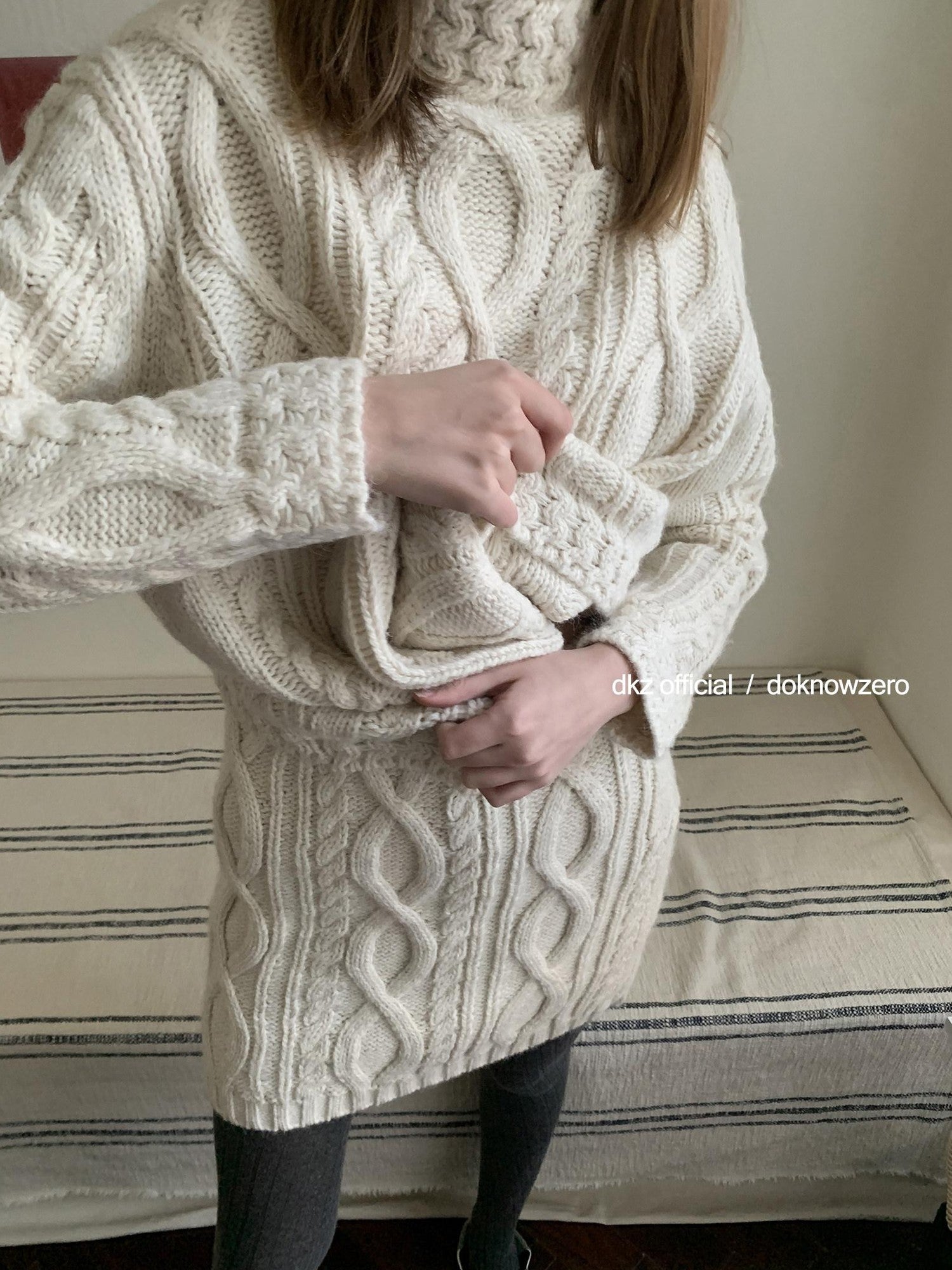 DKZ OFFICIAL Apricot Vintage Turtleneck Women&