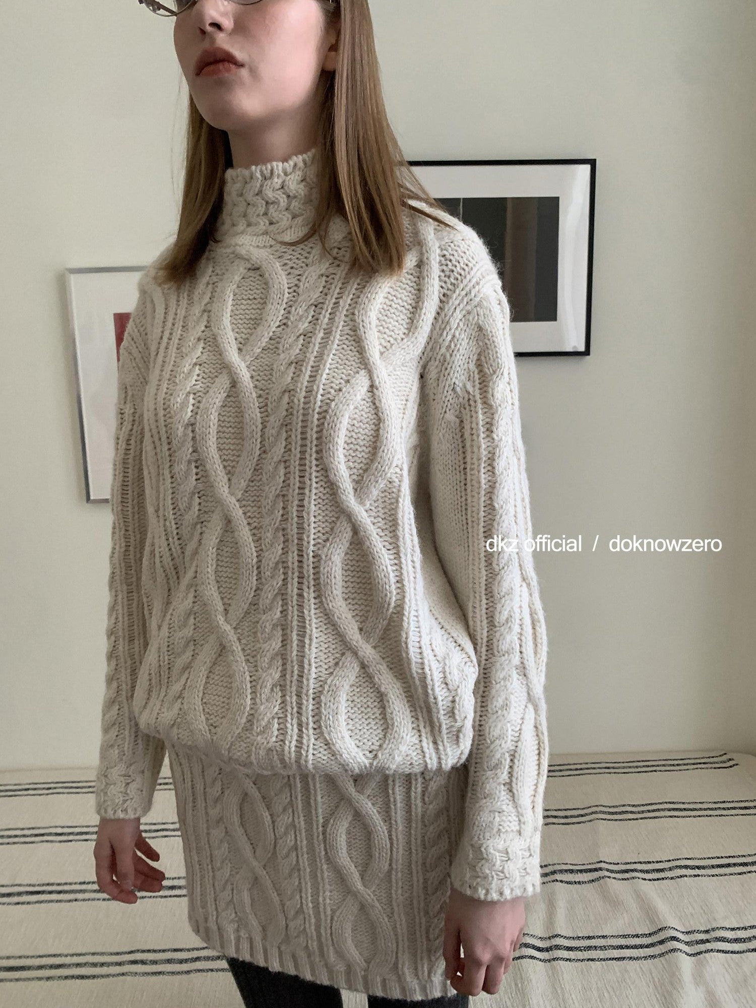 DKZ OFFICIAL Apricot Vintage Turtleneck Women&