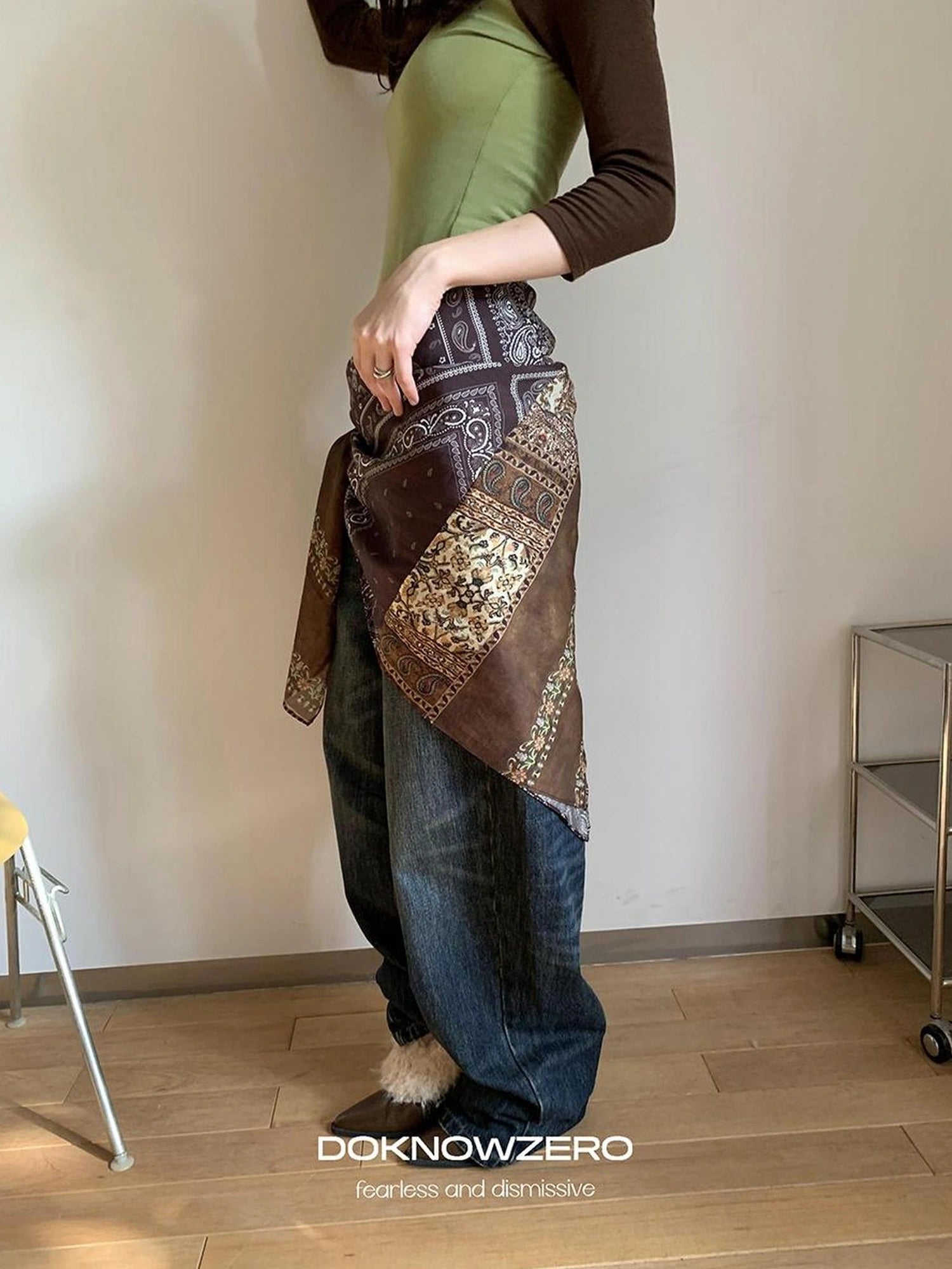 DKZ OFFICIAL Asymmetric Paisley Bandana Scarf