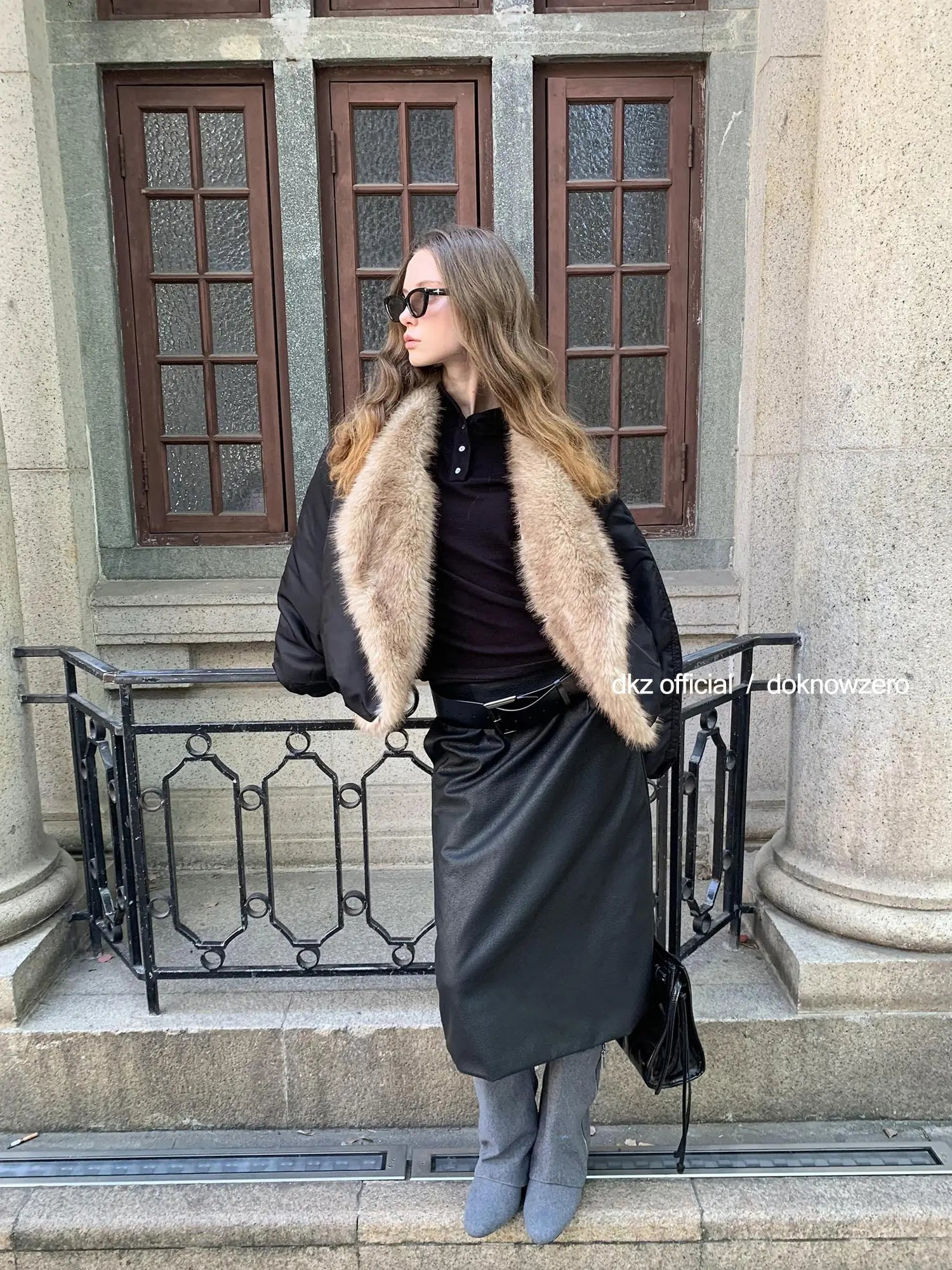 DKZ OFFICIAL Black Faux Fur Collar Quilted Cropped Jacket