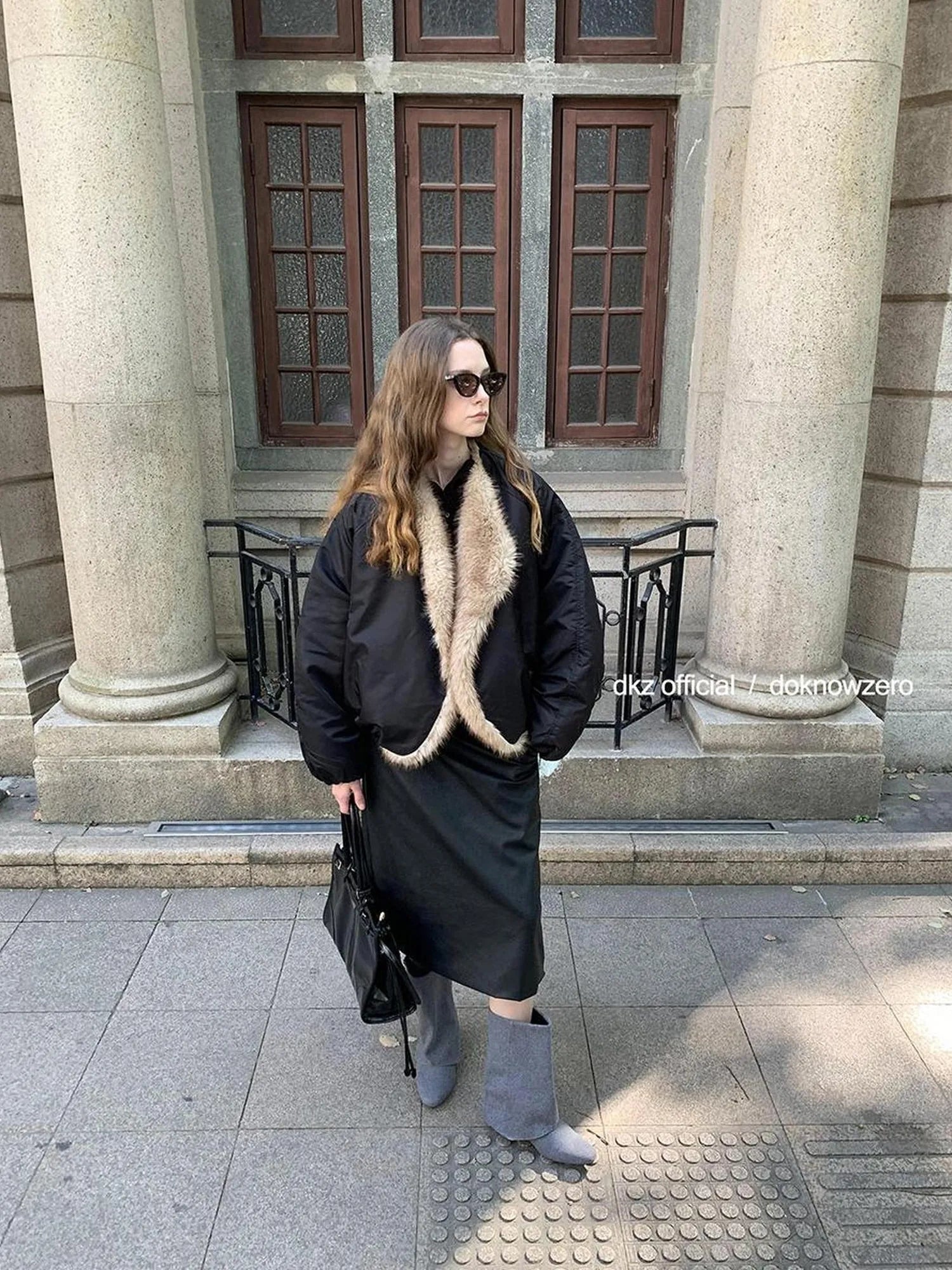 DKZ OFFICIAL Black Faux Fur Collar Quilted Cropped Jacket